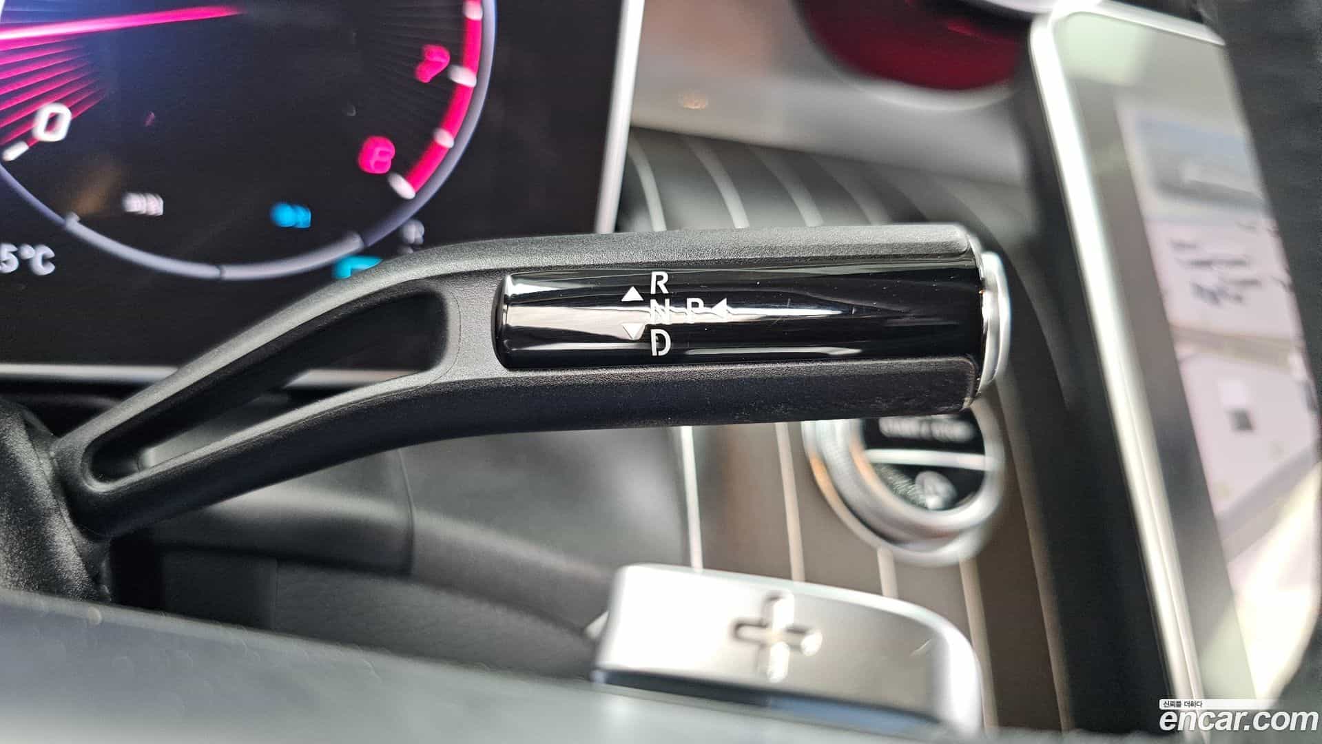 GLC-Class Mercedes-Benz 2024.5-INNER-009