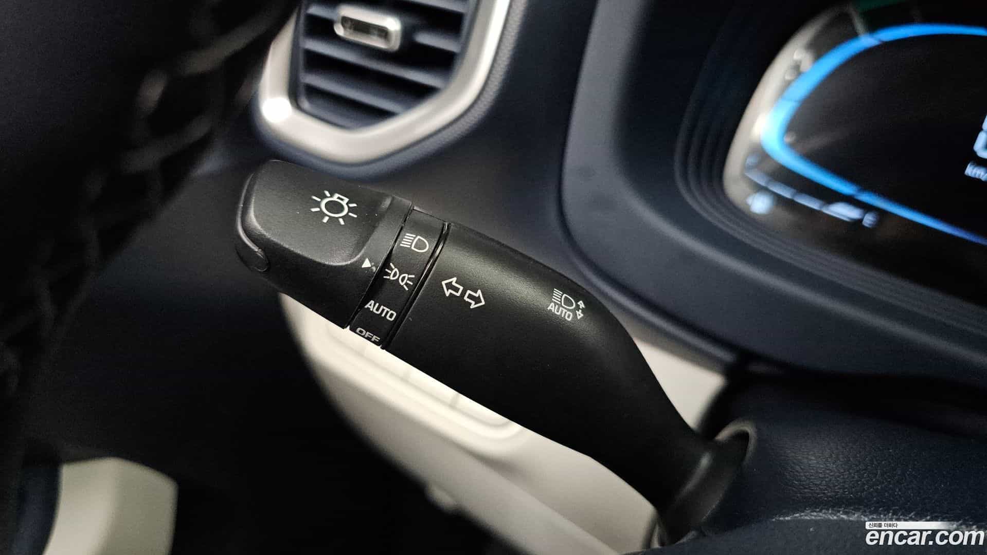 Venue Hyundai 2025.6-OPTION-042