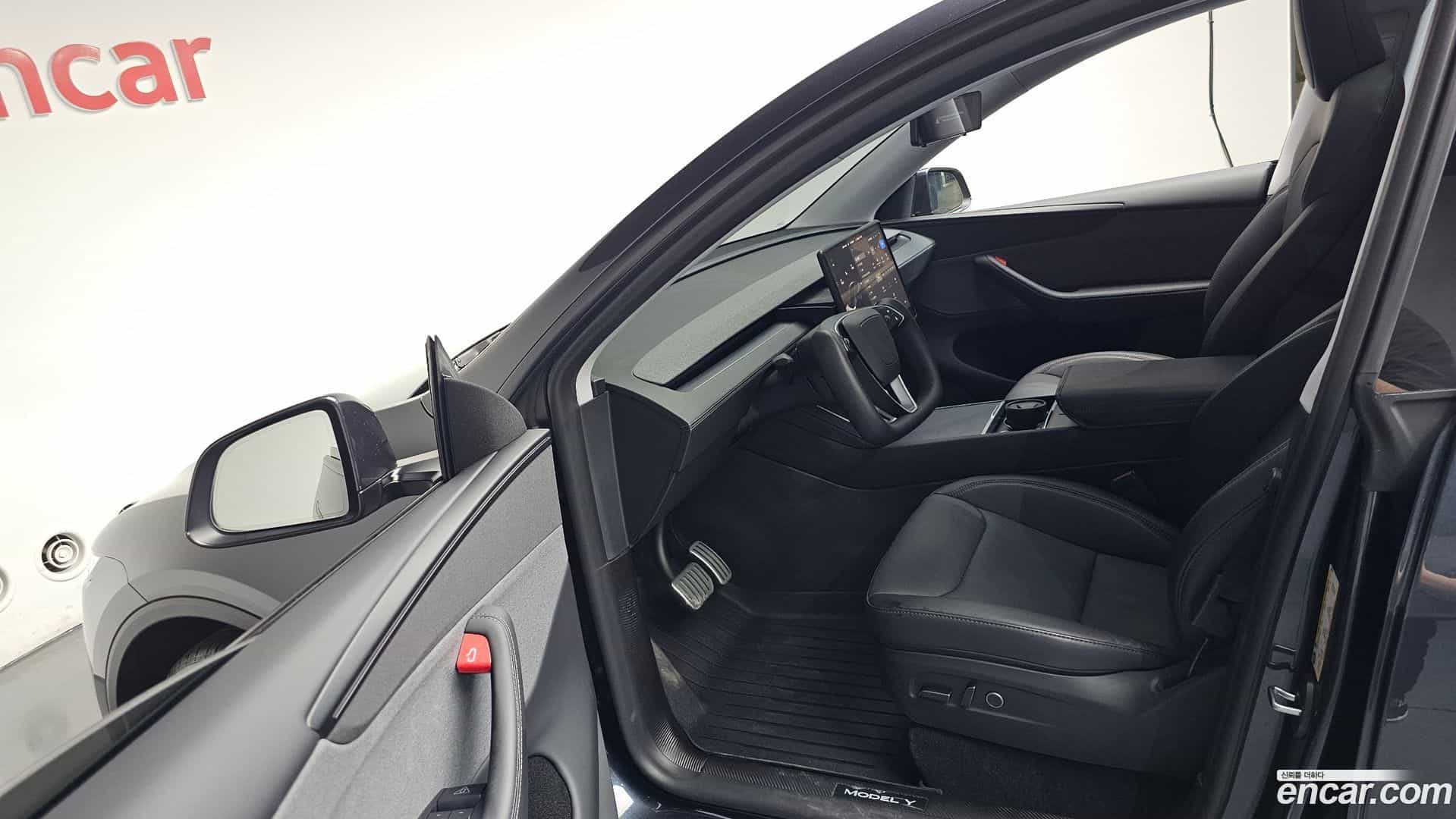 Model Y Tesla 2025.4-INNER-010