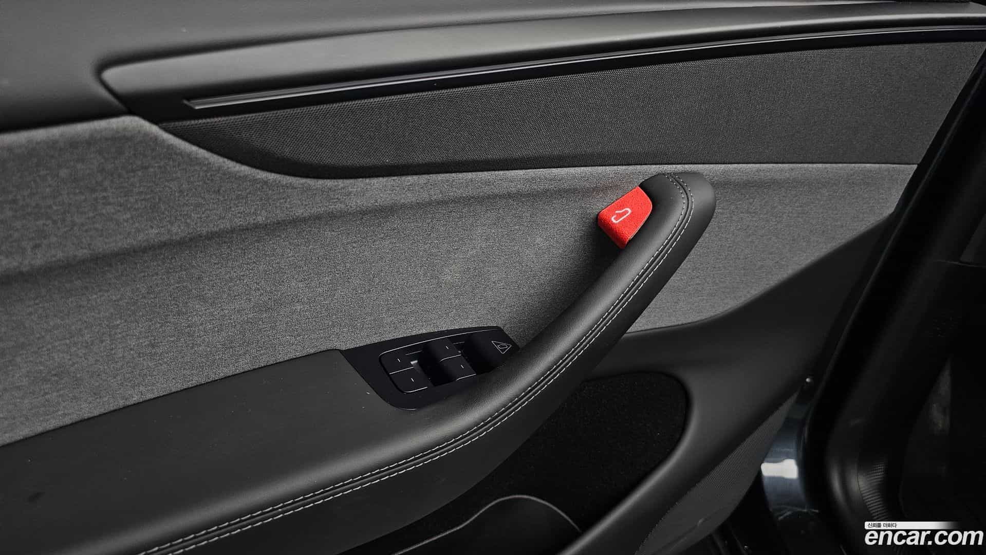 Model Y Tesla 2025.4-OPTION-048