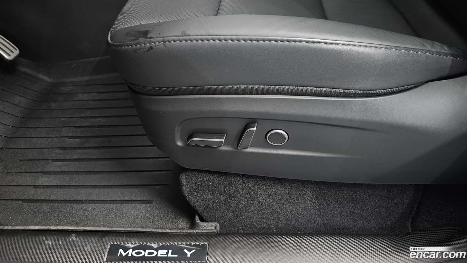 Model Y Tesla 2025.4-OPTION-049