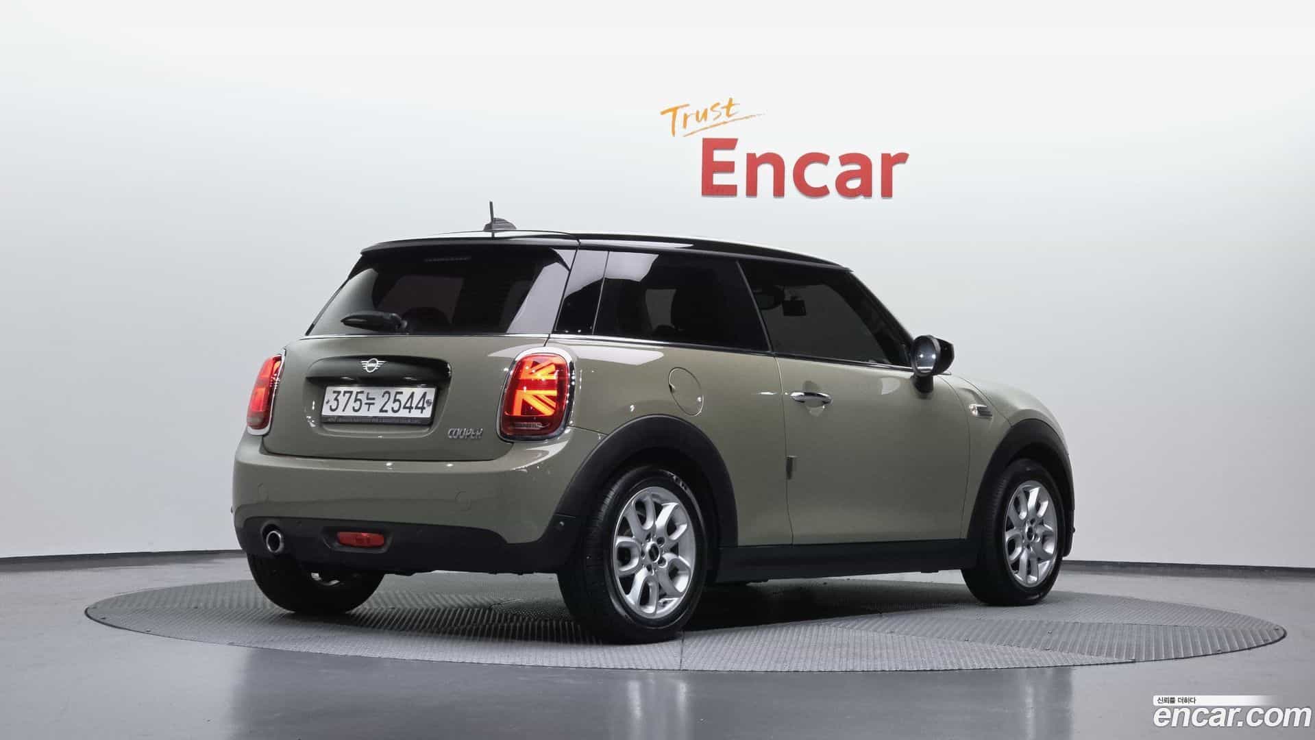 Cooper Mini 2020.0-OUTER-002