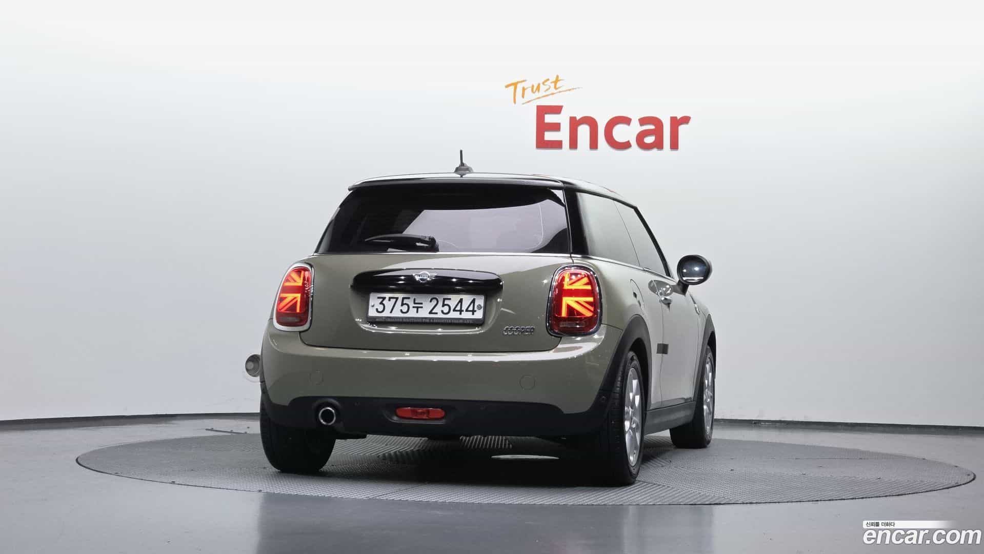 Cooper Mini 2020.0-OUTER-004