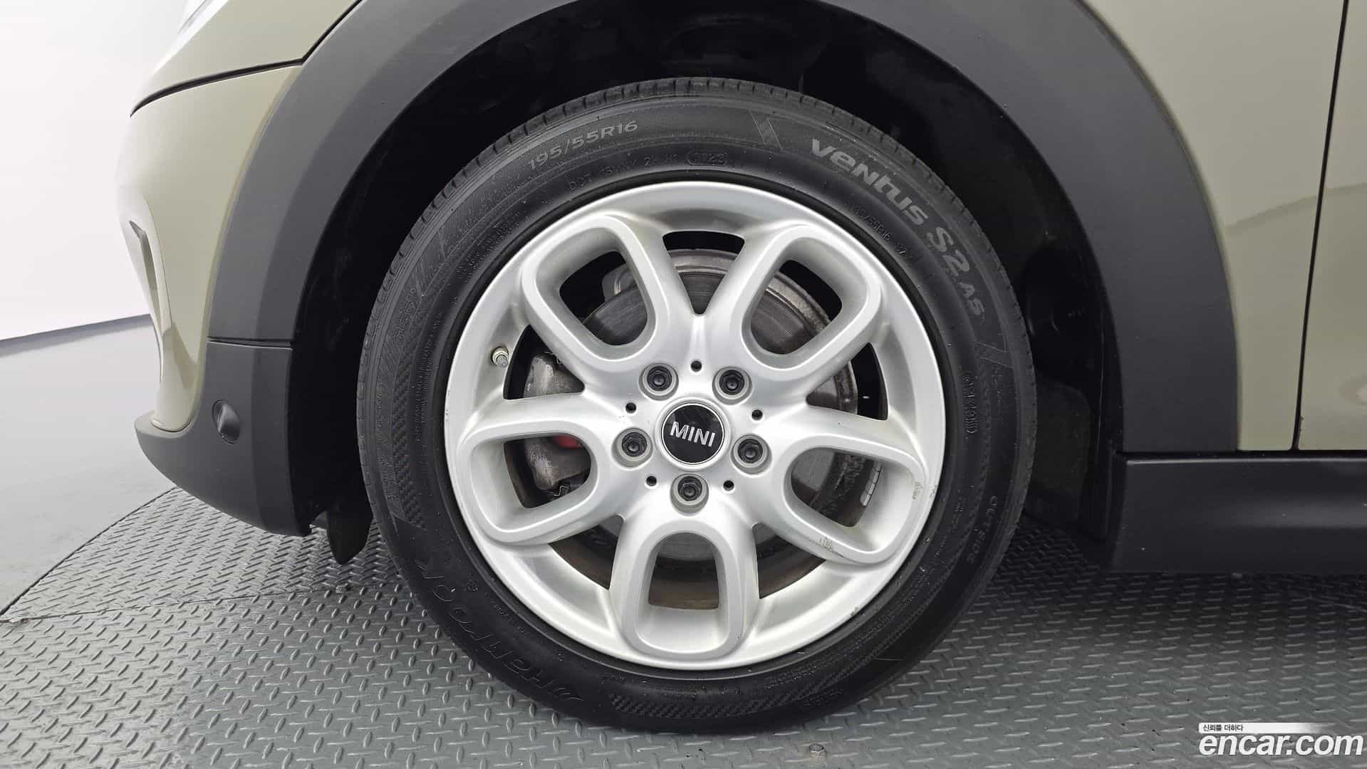Cooper Mini 2020.0-OUTER-005