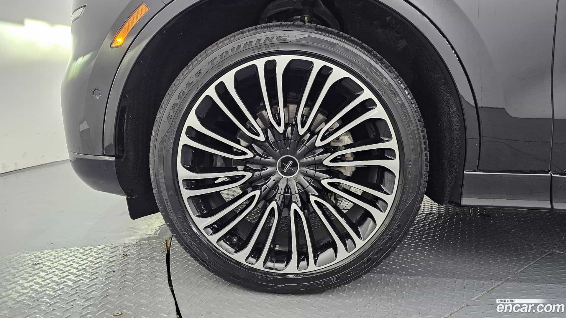 Aviator Lincoln 2022.8-OUTER-005
