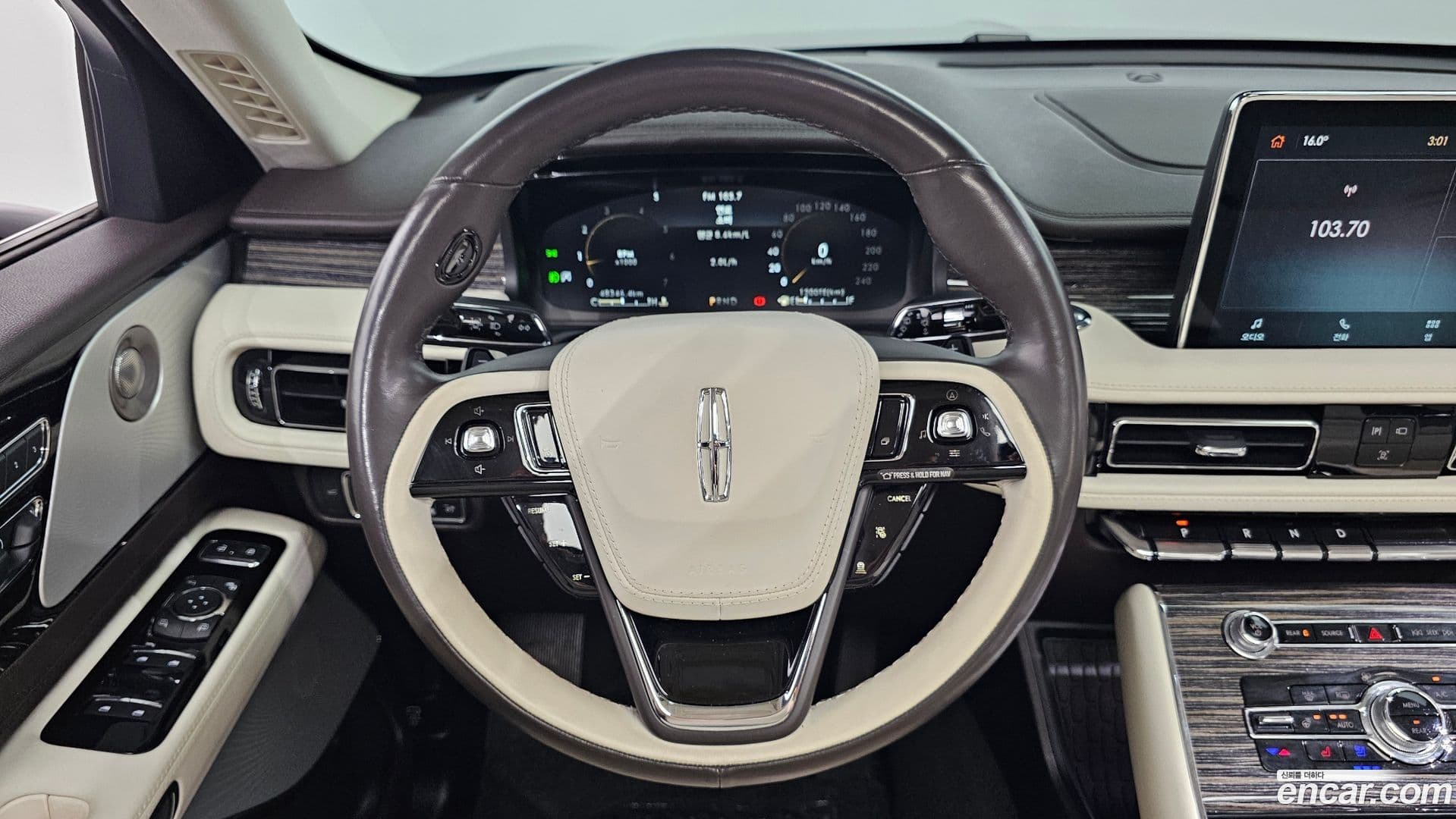Main__Slider__Photo:Aviator Lincoln 2022.8-14