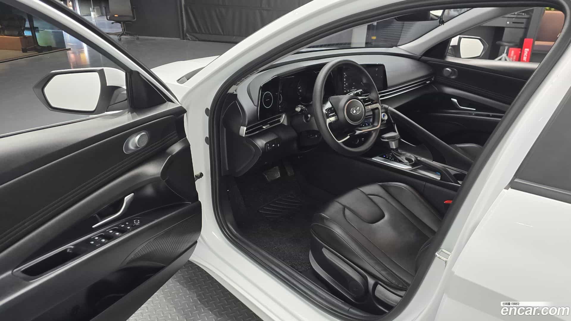 AVANTE Hyundai 2022.3-INNER-010