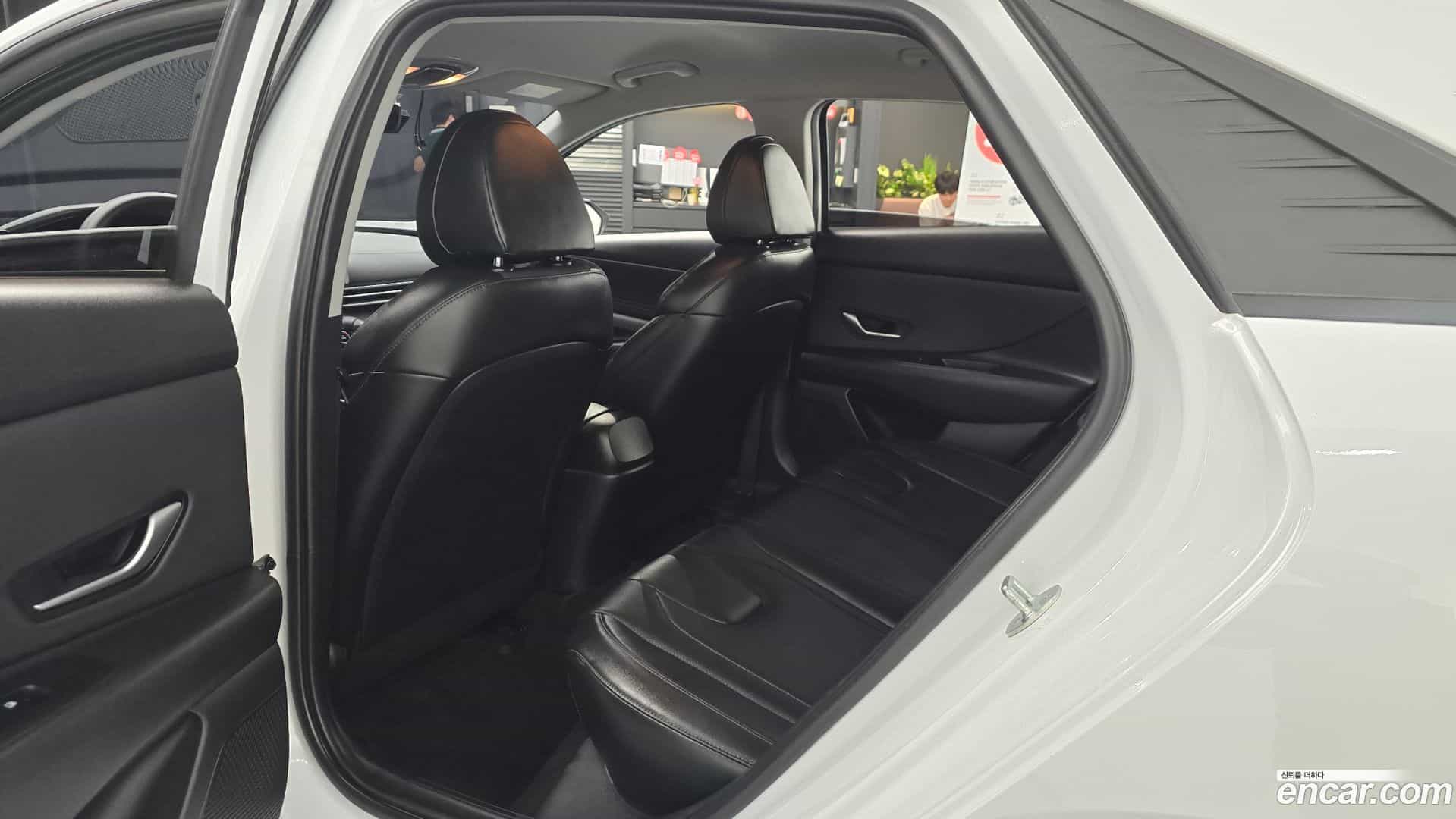 AVANTE Hyundai 2022.3-OPTION-015