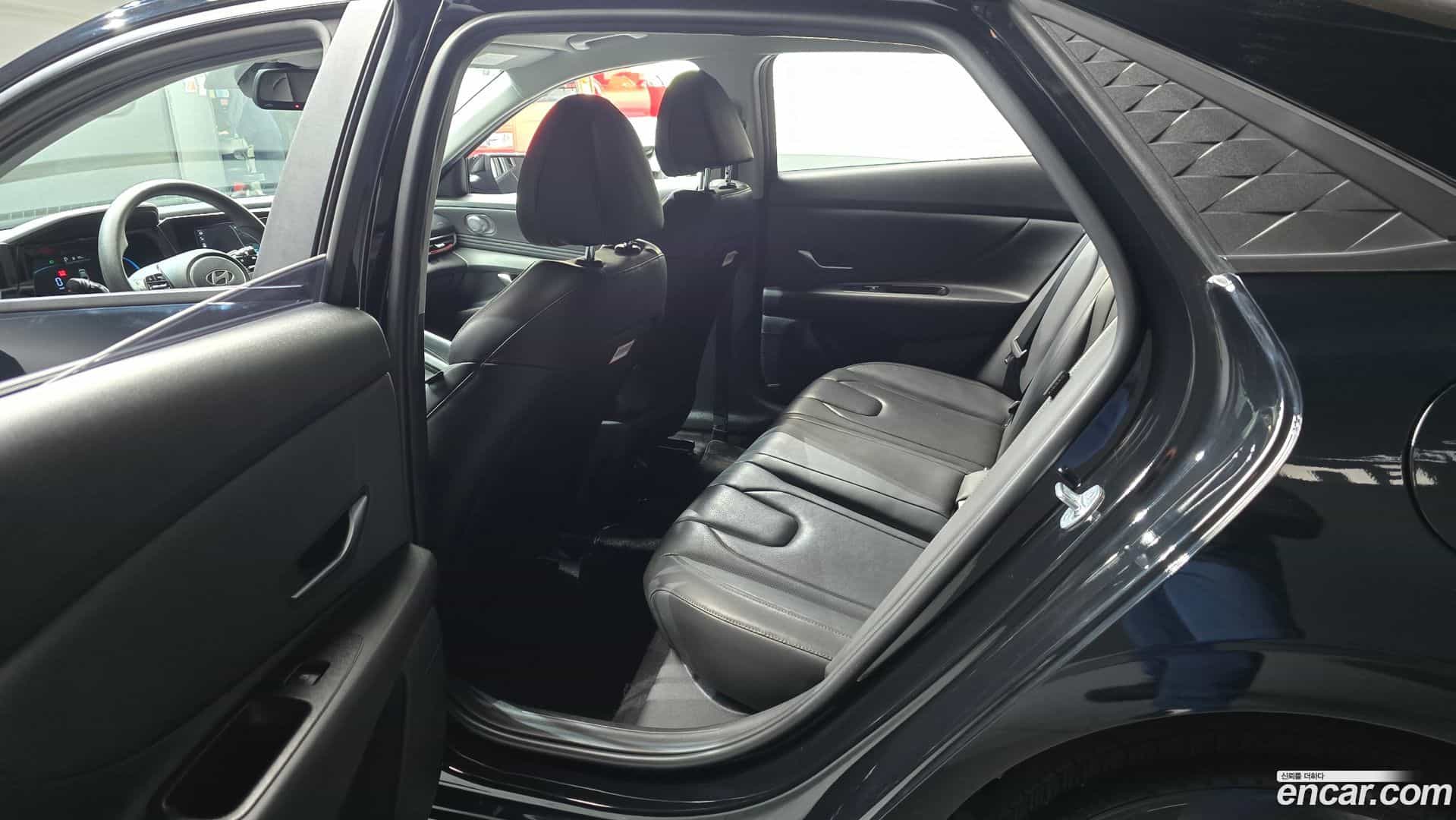 AVANTE Hyundai 2023.3-INNER-036