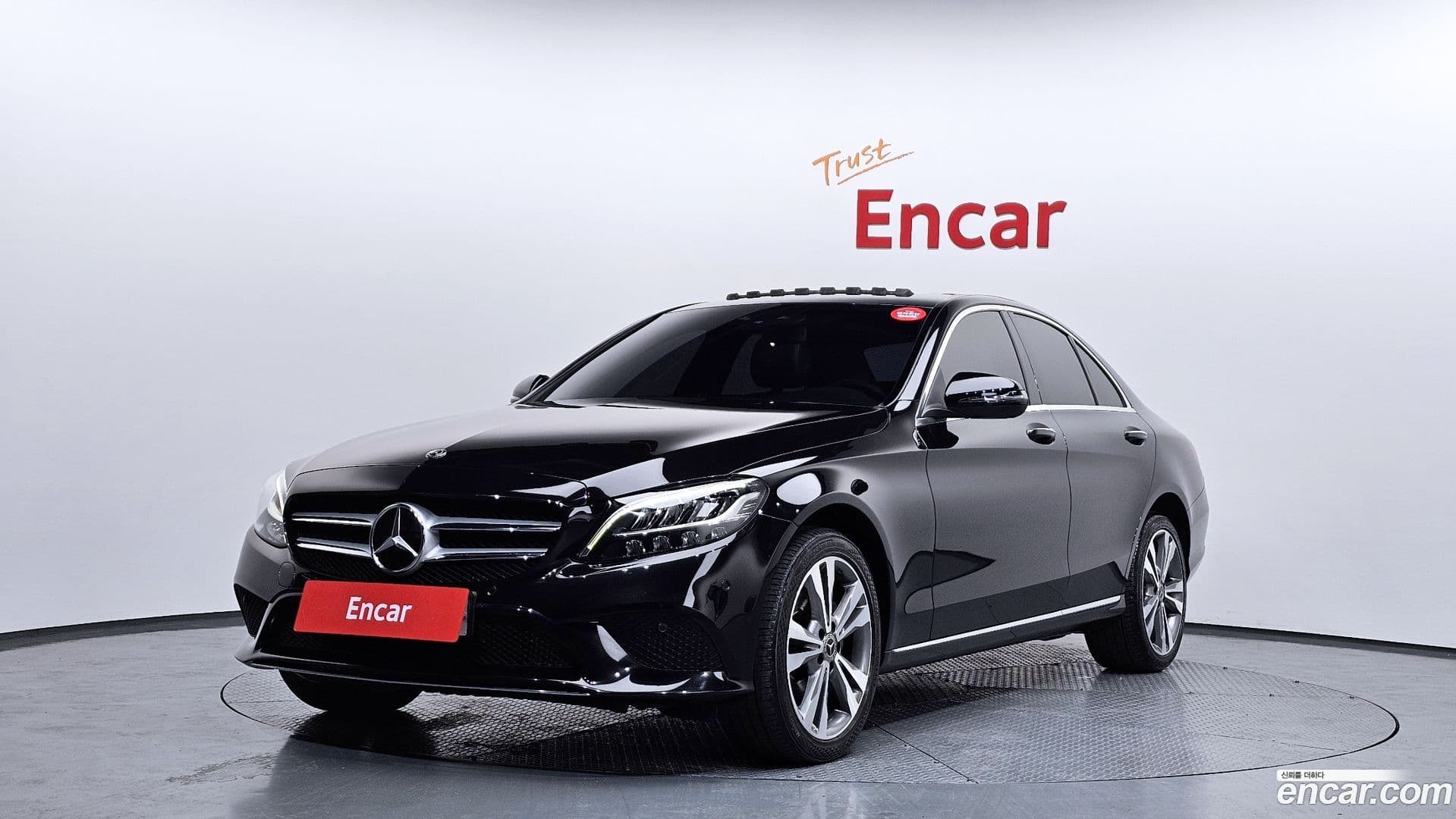 Main__Slider__Photo:C-Class Mercedes-Benz 2020.4-0