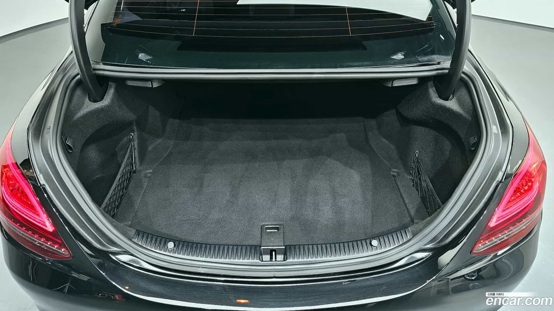C-Class Mercedes-Benz 2020.4-OPTION-023
