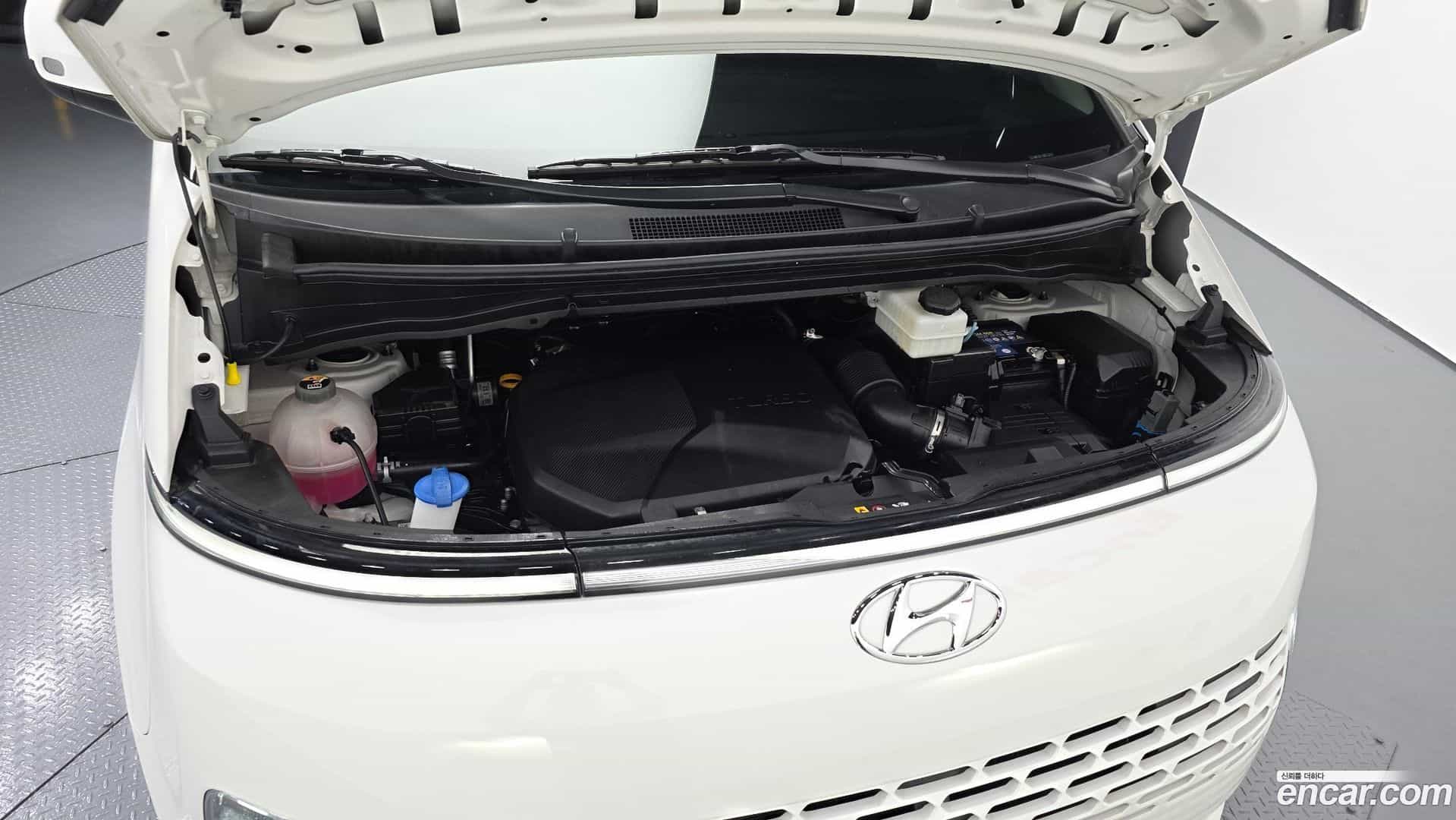 Staria Hyundai 2024.0-OUTER-006