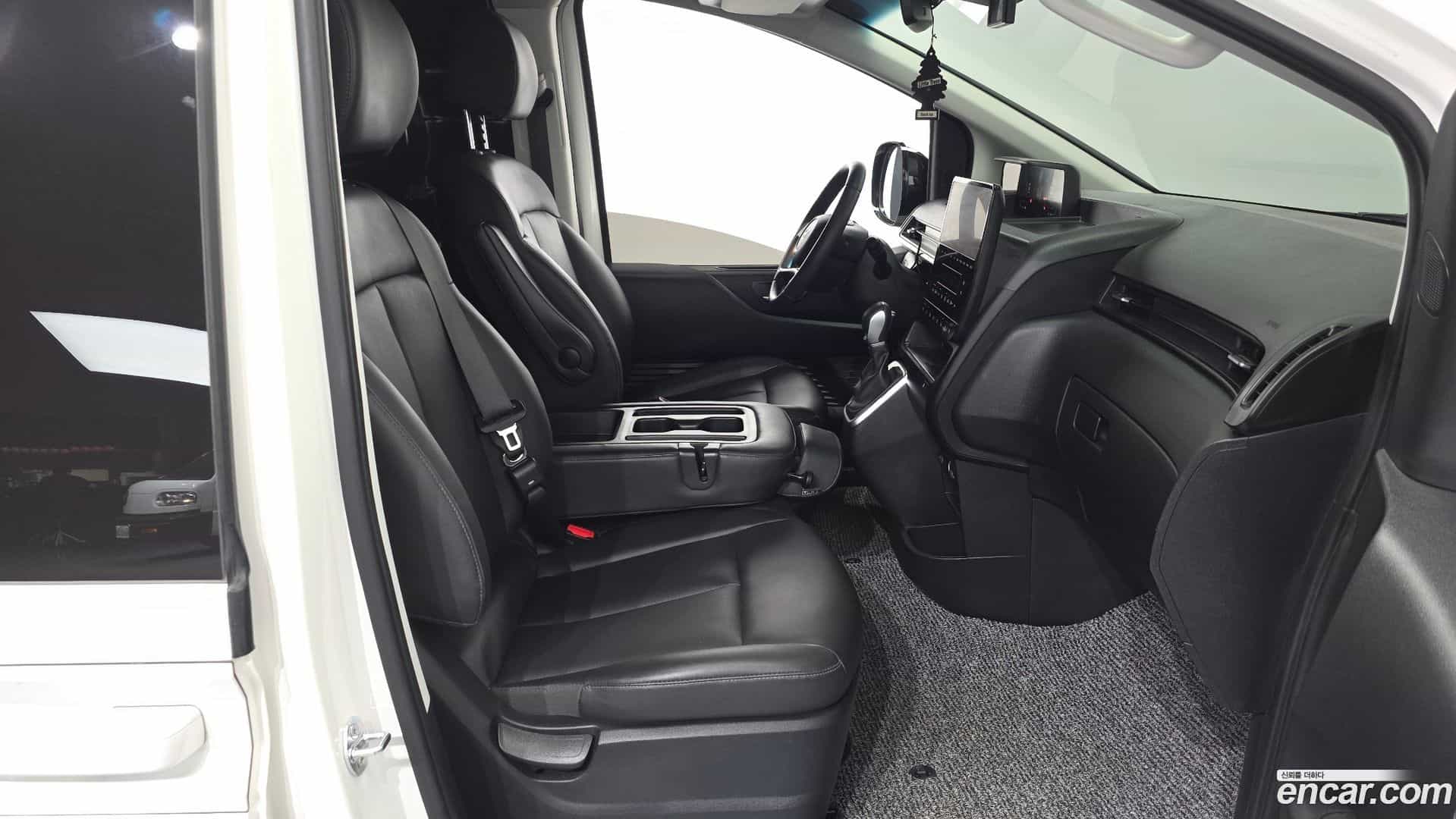 Staria Hyundai 2024.0-OPTION-015