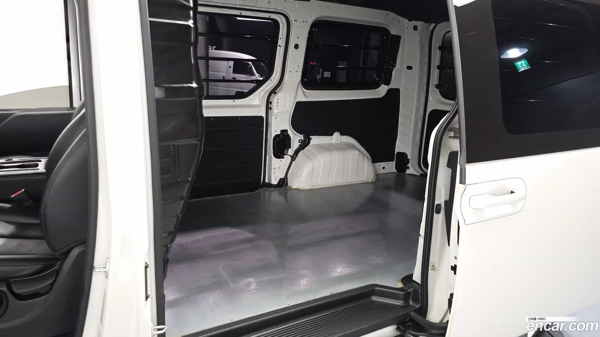 Staria Hyundai 2024.0-INNER-036
