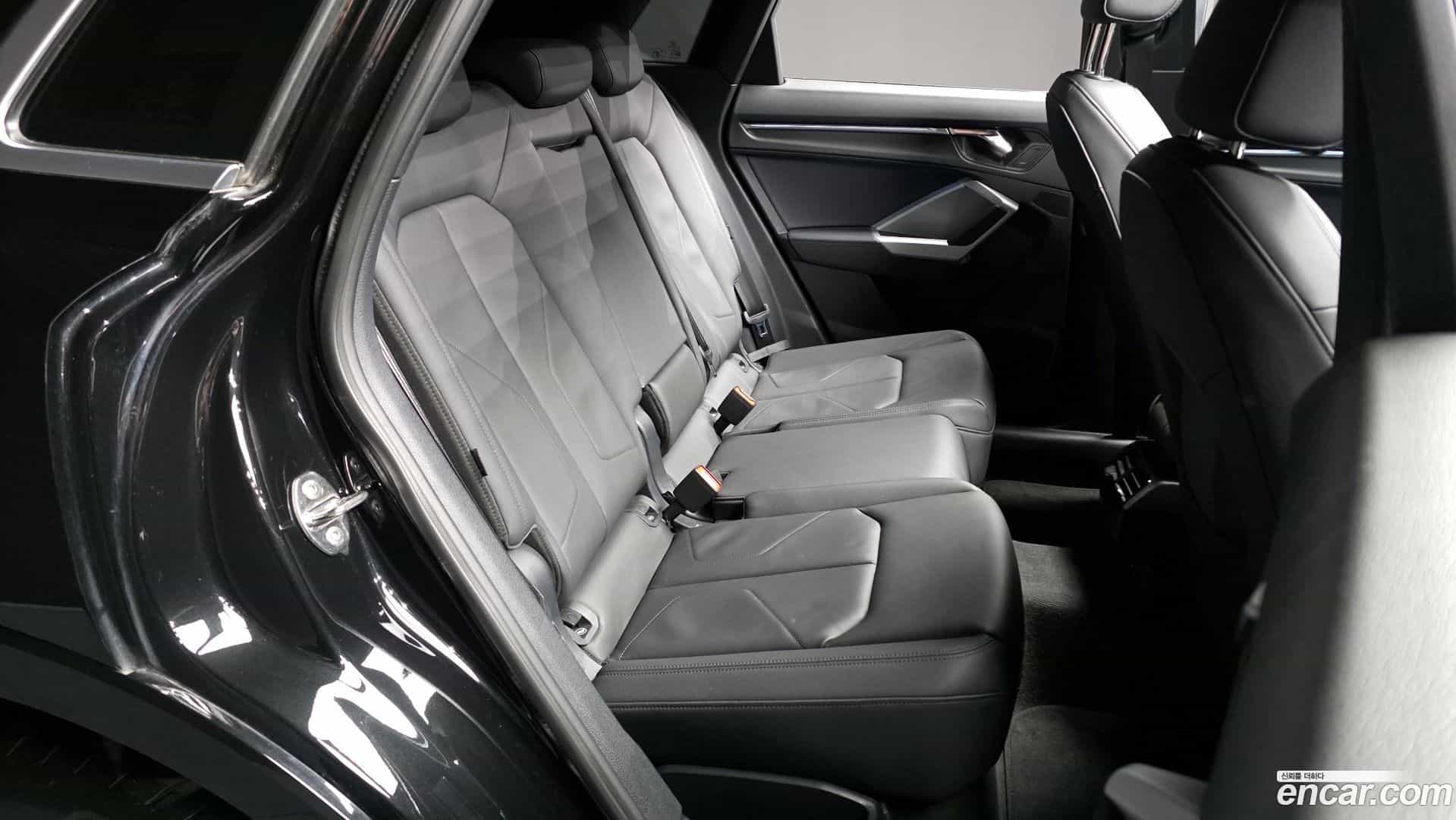 Q3 Audi 2023.6-OPTION-016