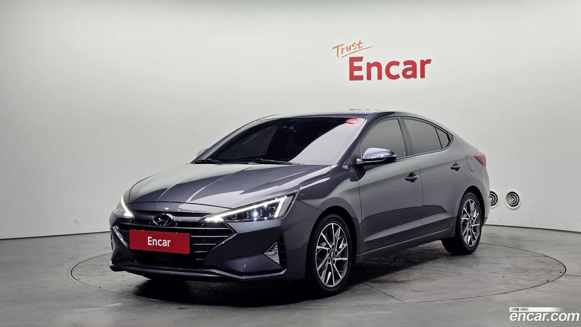 AVANTE Hyundai 2018.9-OUTER-001