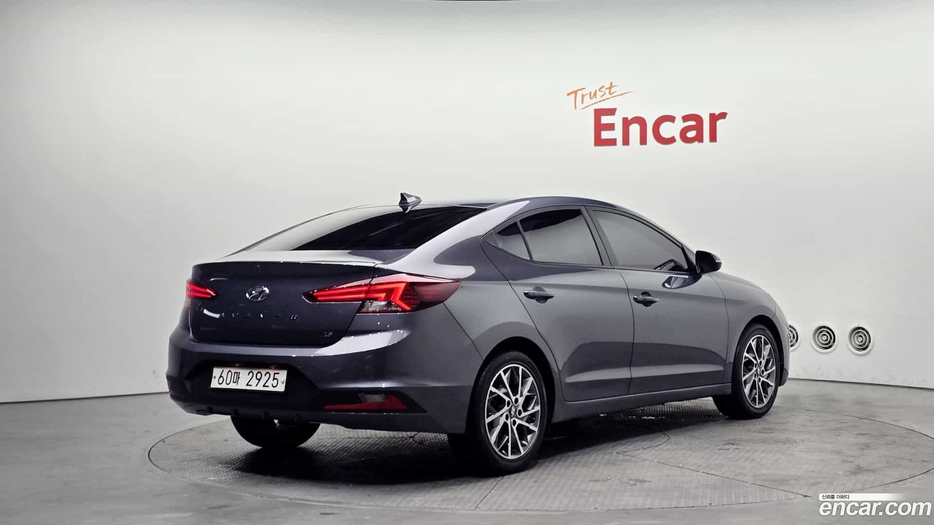 AVANTE Hyundai 2018.9-OUTER-002