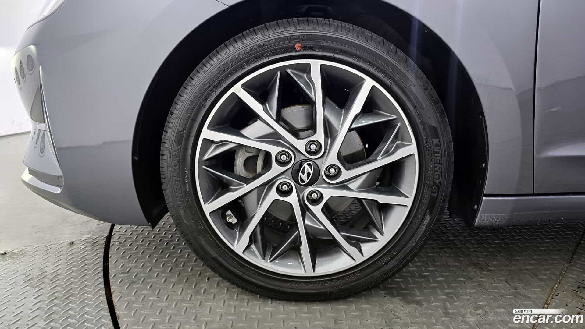 AVANTE Hyundai 2018.9-OUTER-005