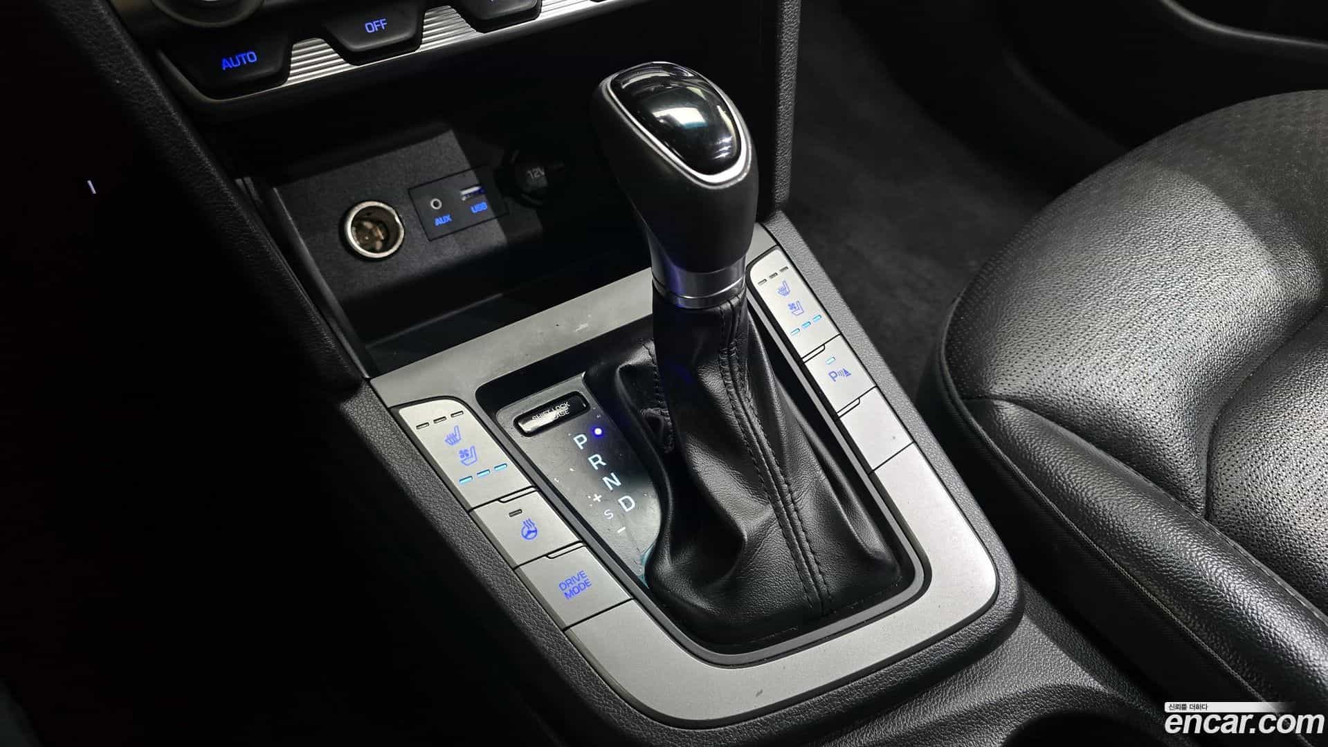 AVANTE Hyundai 2018.9-INNER-009