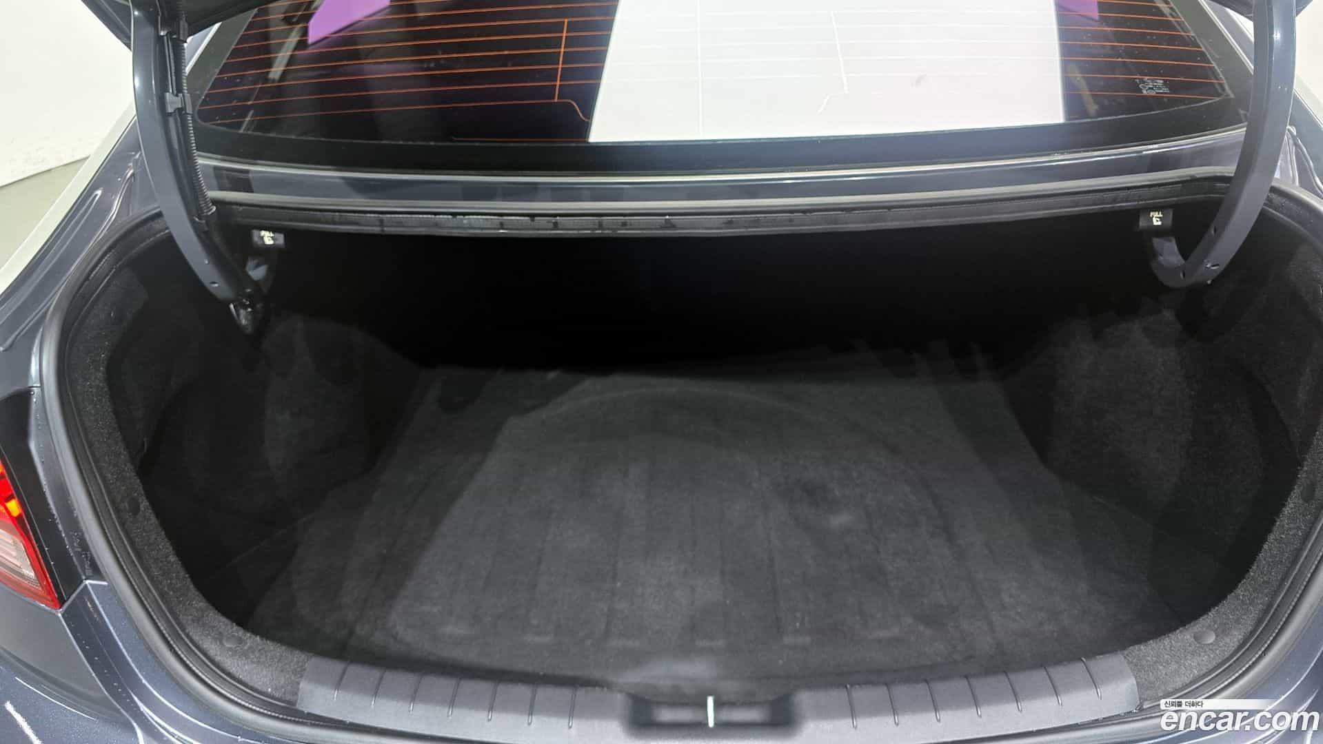 AVANTE Hyundai 2018.9-OPTION-021