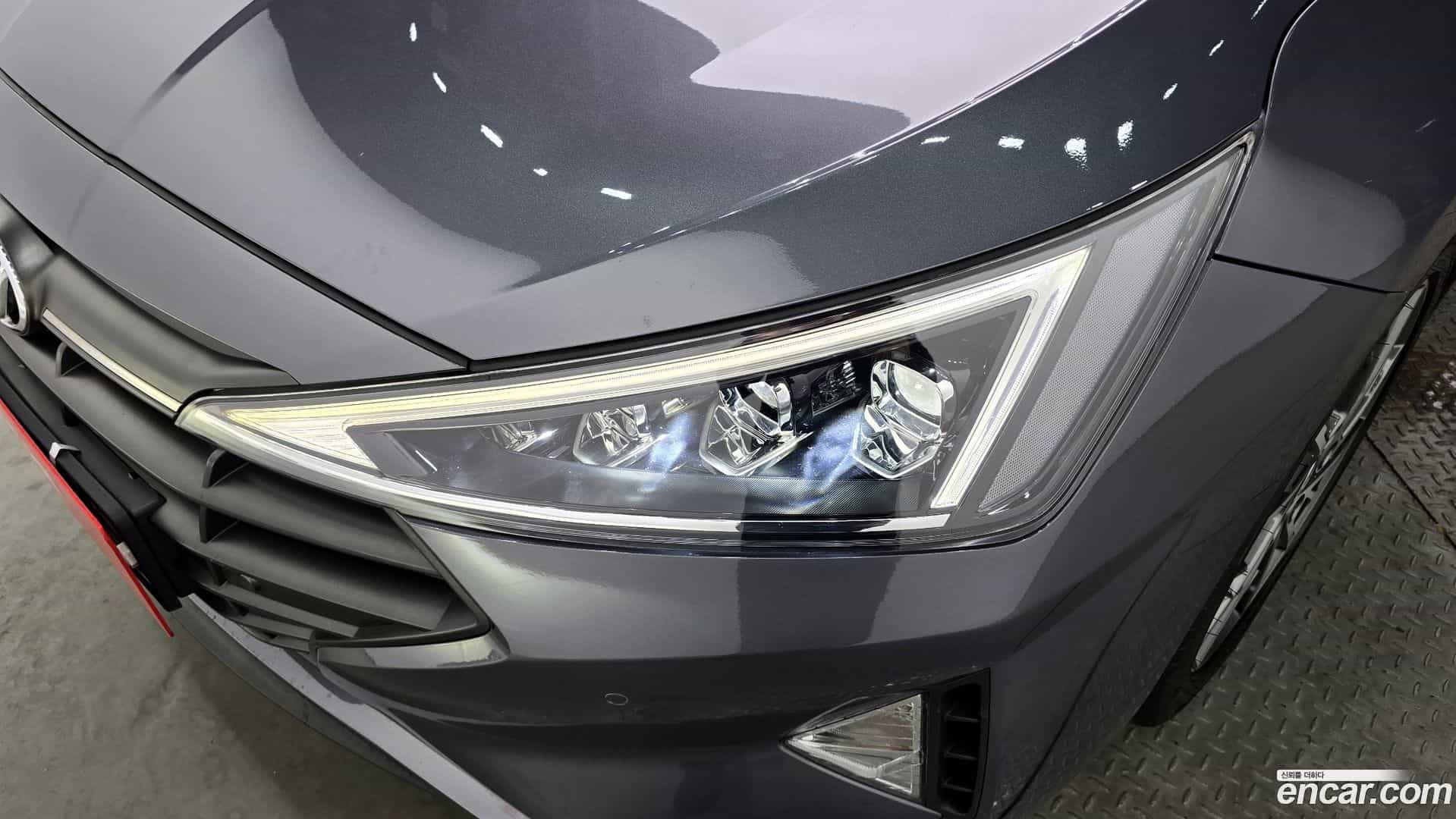 AVANTE Hyundai 2018.9-OUTER-032