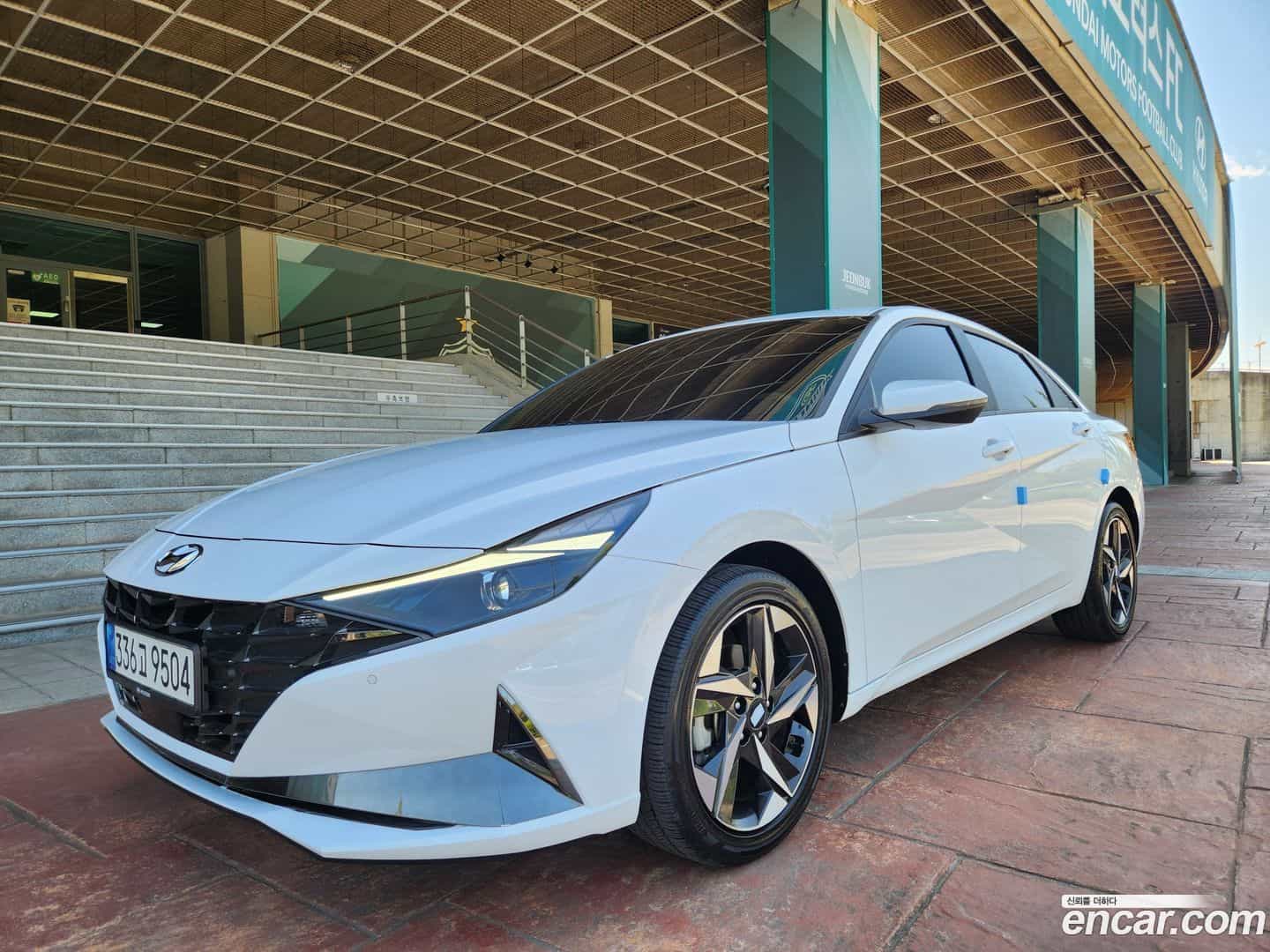 AVANTE Hyundai 2022.9-OUTER-001