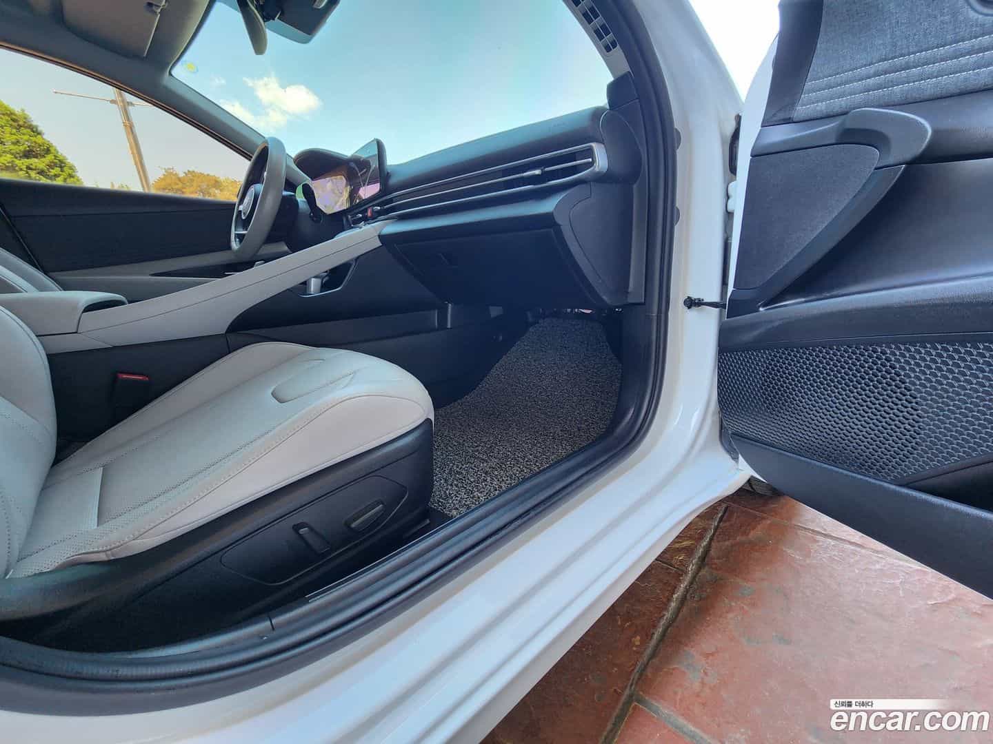 AVANTE Hyundai 2022.9-OPTION-017