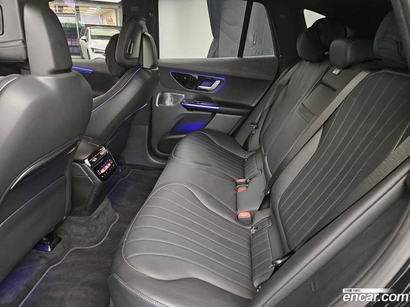 EQE Mercedes-Benz 2025.9-OPTION-015