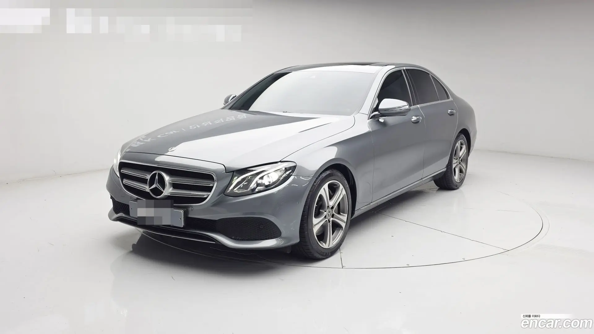 Main__Slider__Photo:E-Class Mercedes-Benz 2019.1-0