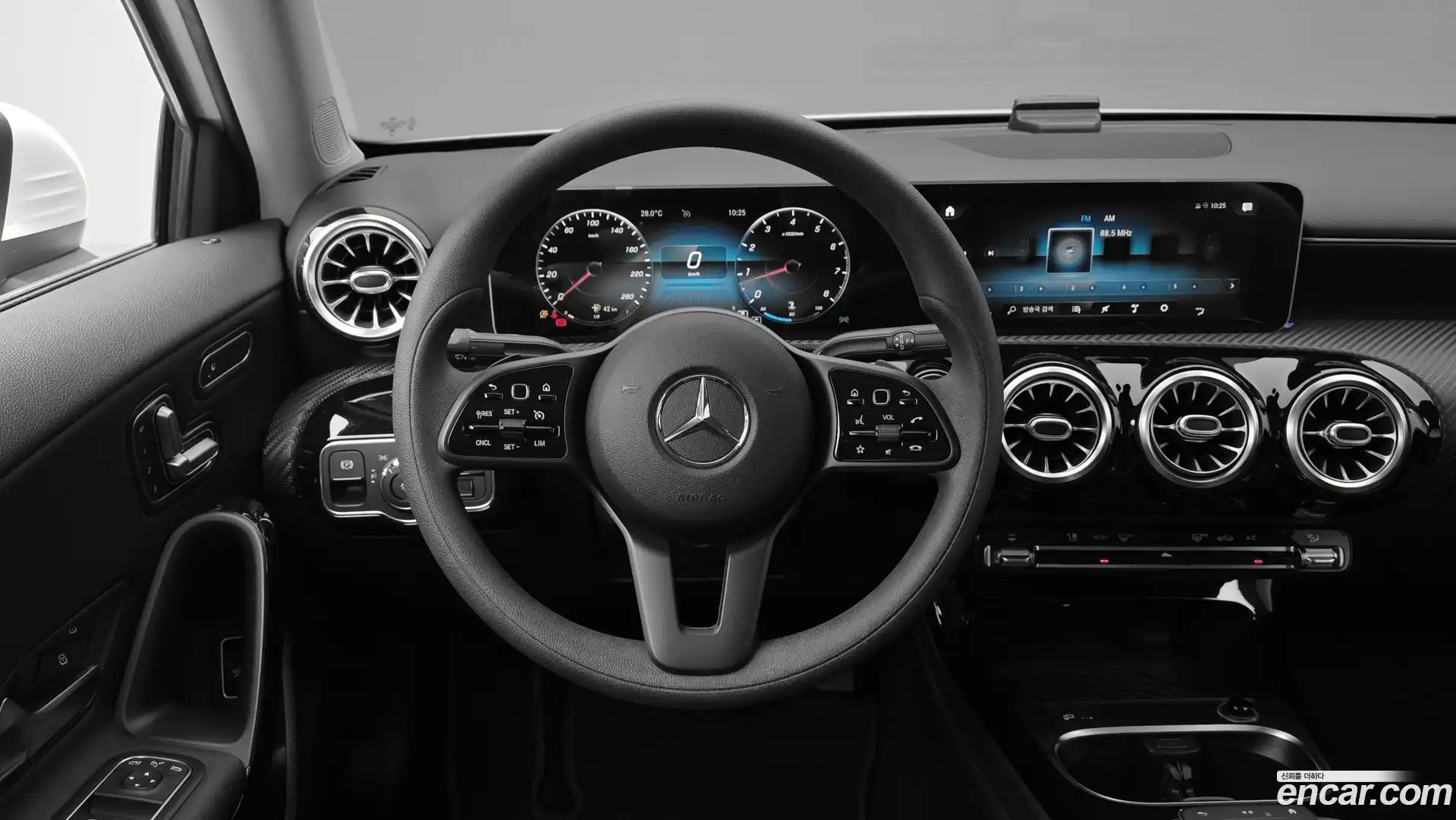 A-Class Mercedes-Benz 2020.3-OPTION-023