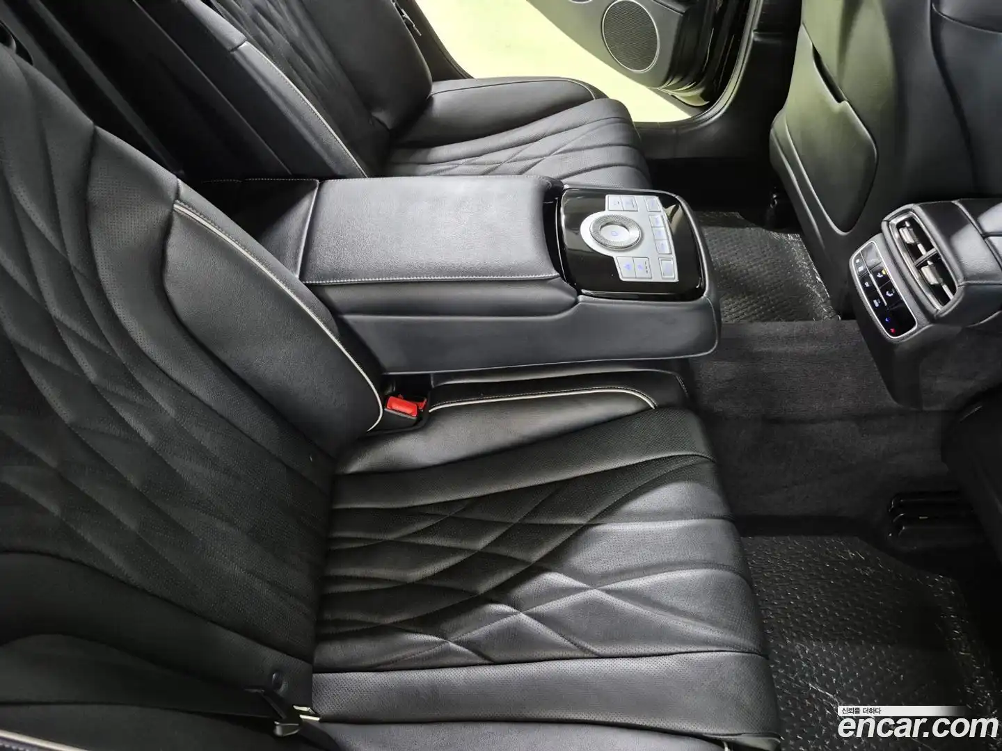 G80 Genesis 2022.0-INNER-008