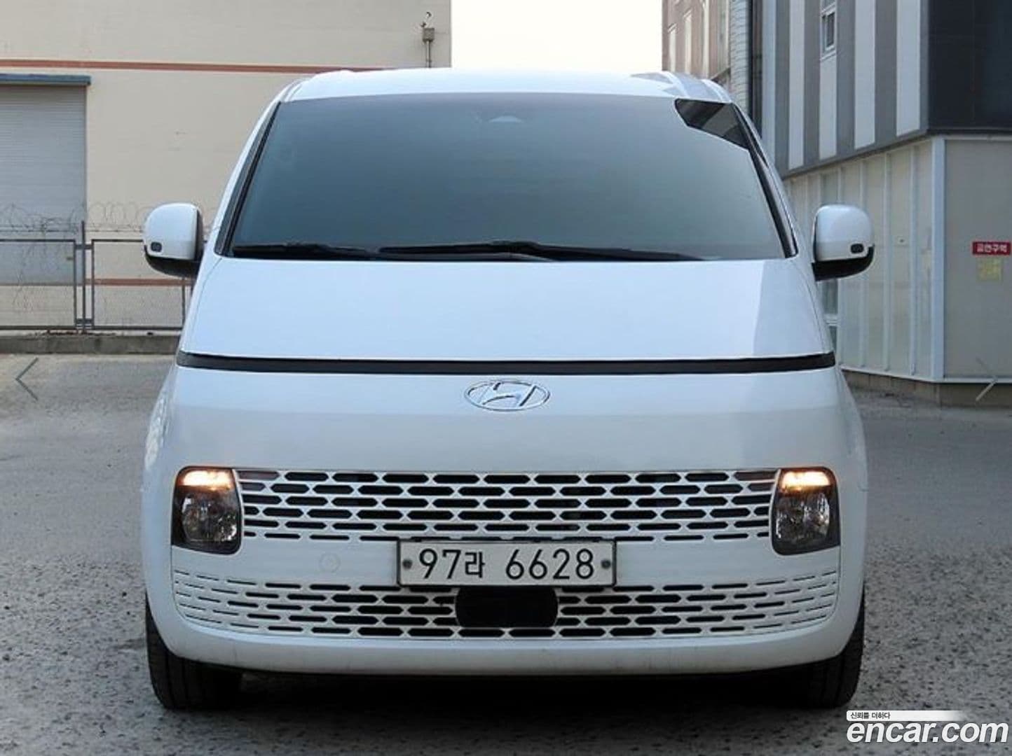 Main__Slider__Photo:Staria Hyundai 2021.5-0