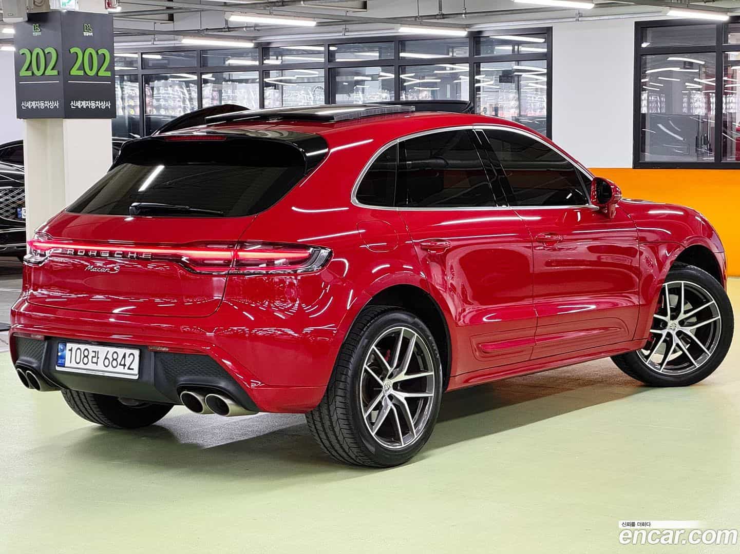 Macan Porsche 2023.0-OUTER-003