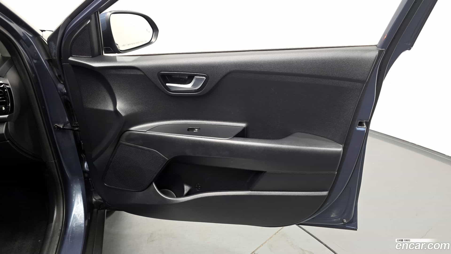 Stonic Kia 2017.9-INNER-035