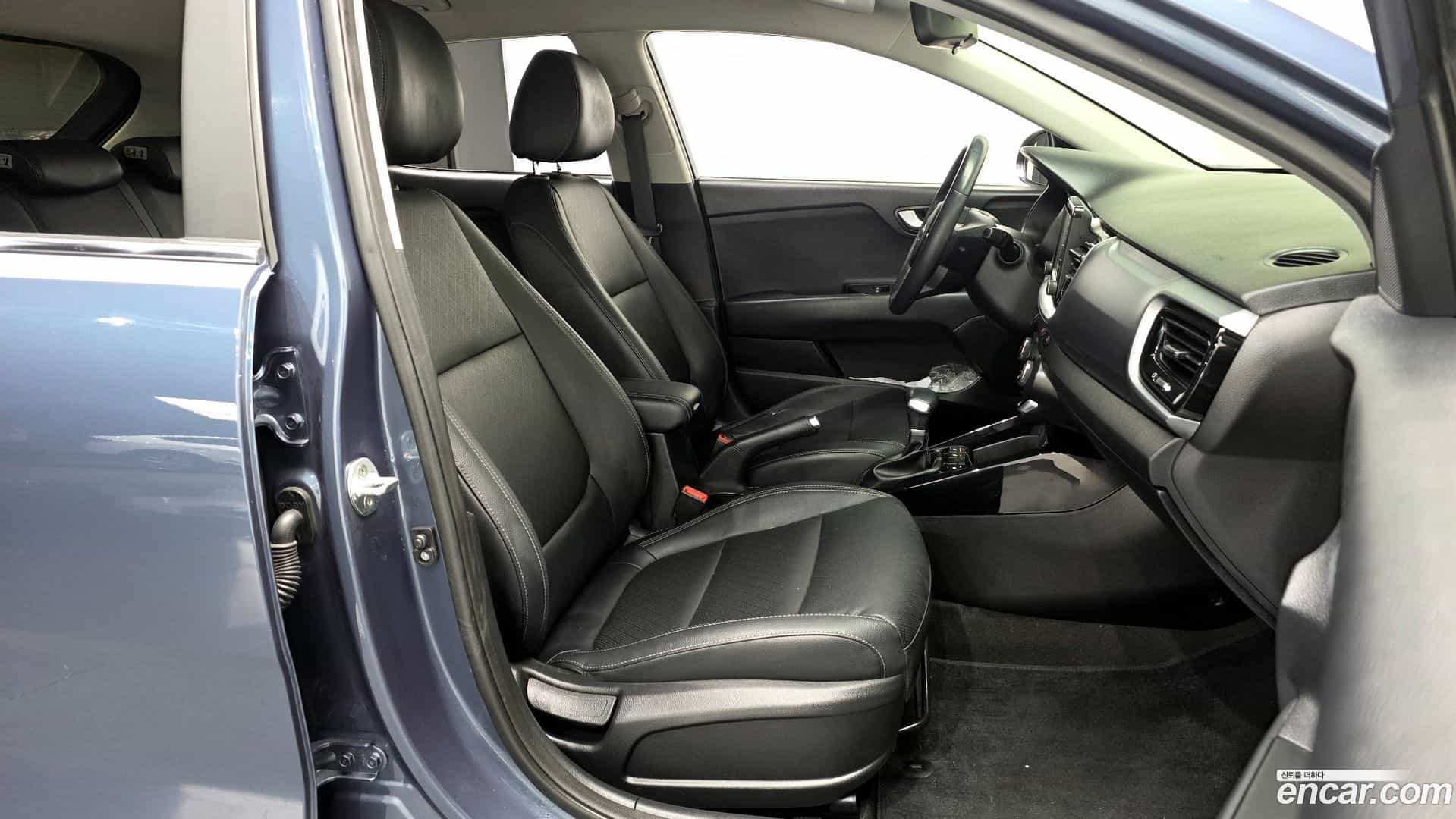 Stonic Kia 2017.9-INNER-036