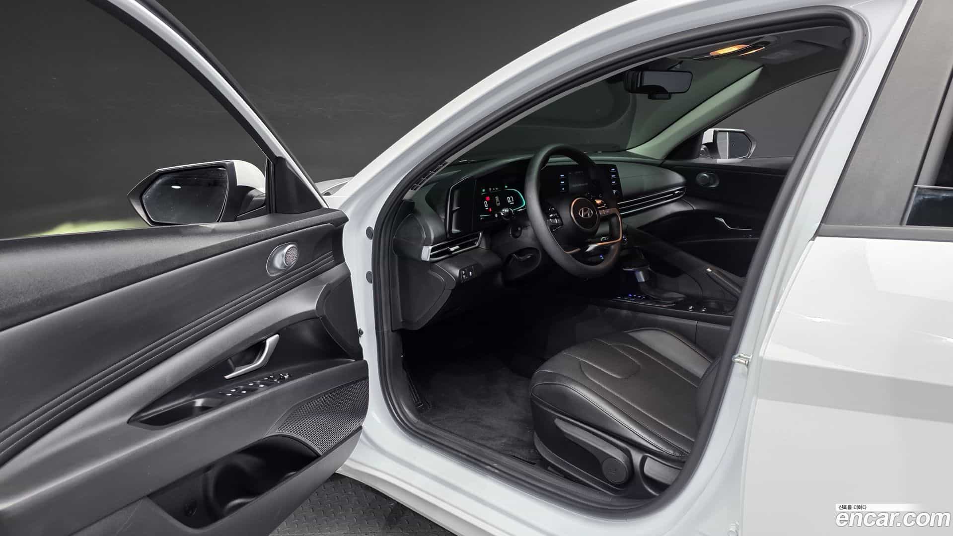 AVANTE Hyundai 2024.0-INNER-010