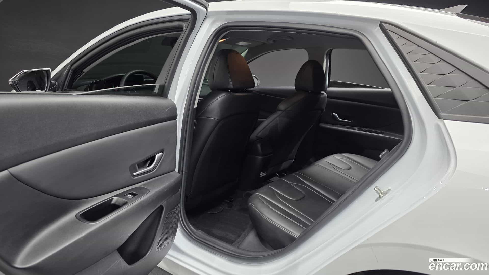 AVANTE Hyundai 2024.0-OPTION-015