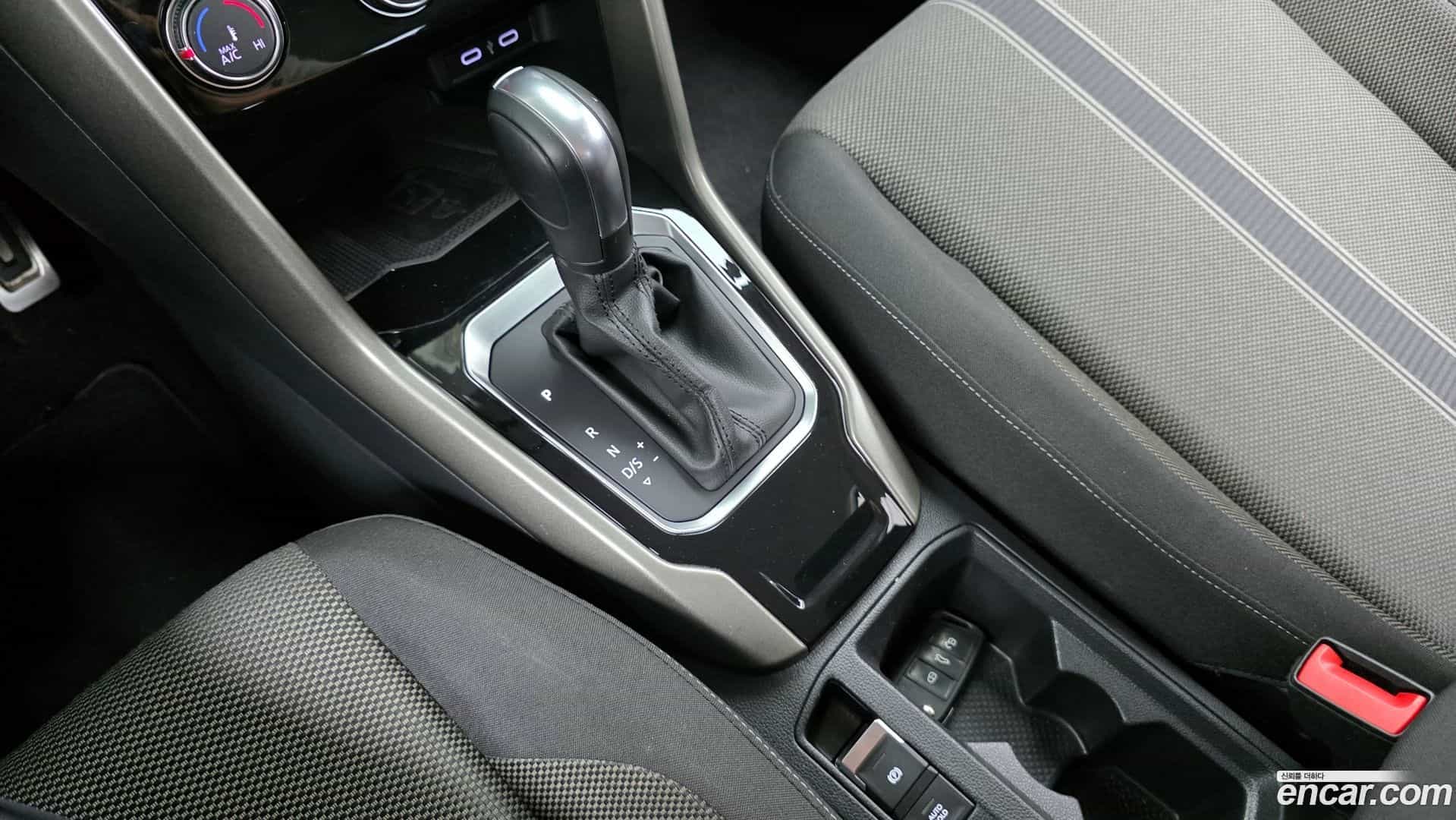 T-Roc Volkswagen 2021.5-INNER-009