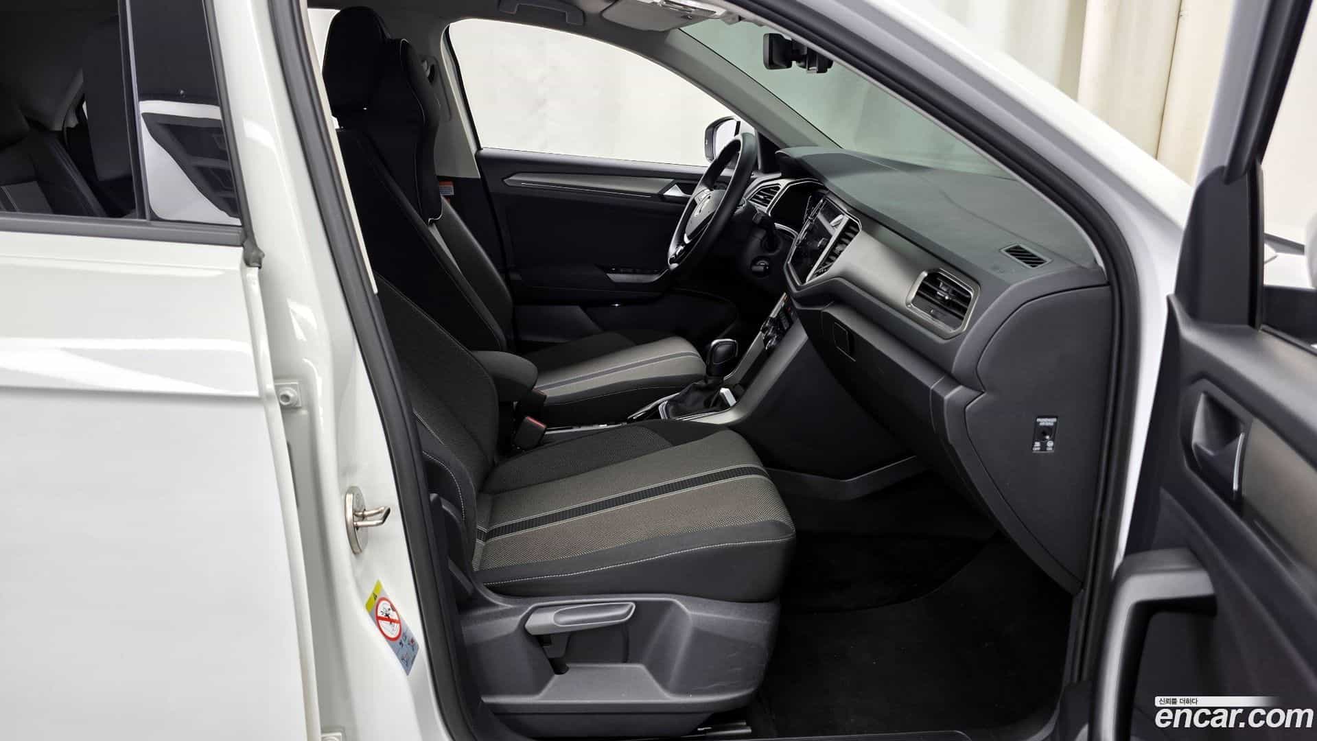 T-Roc Volkswagen 2021.5-OPTION-015