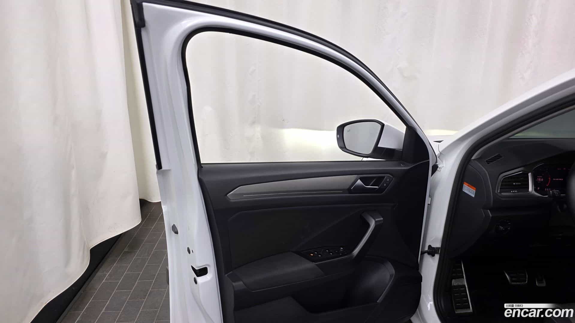 T-Roc Volkswagen 2021.5-INNER-034
