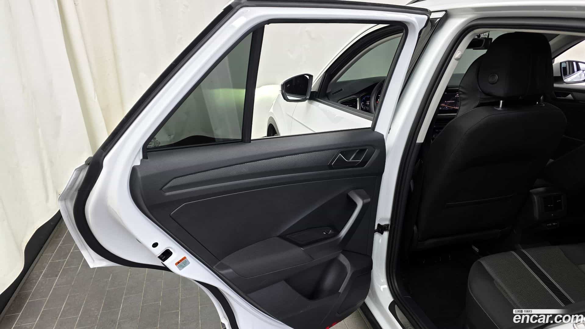 T-Roc Volkswagen 2021.5-INNER-035