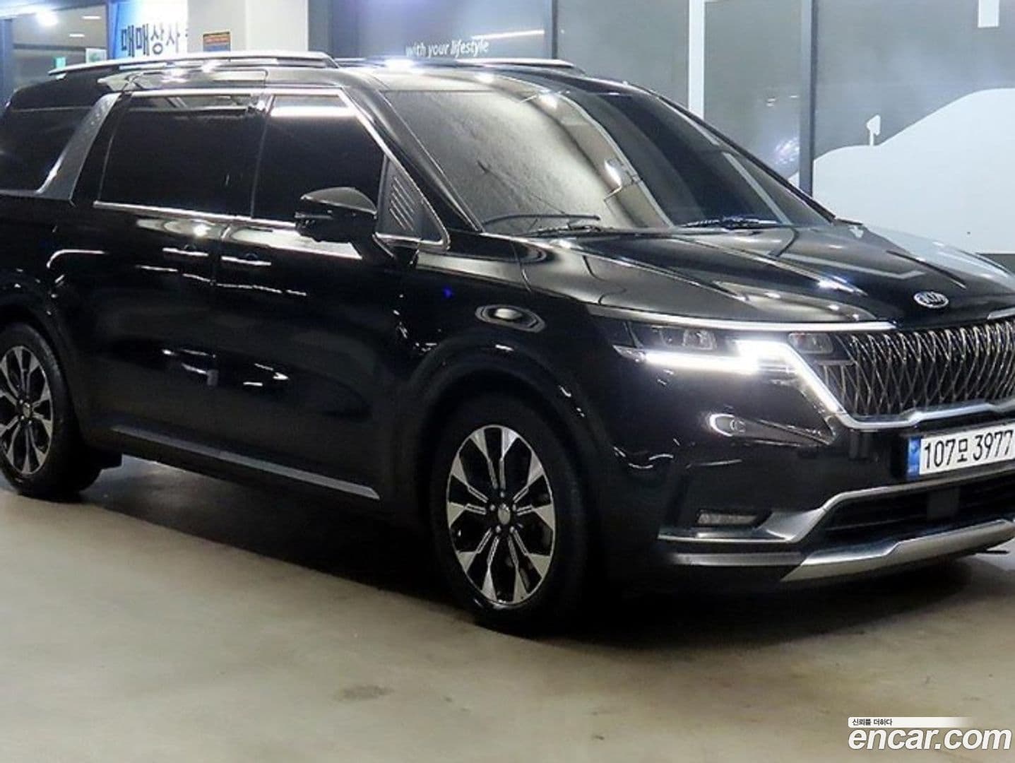 Main__Slider__Photo:Canival Kia 2021.1-0