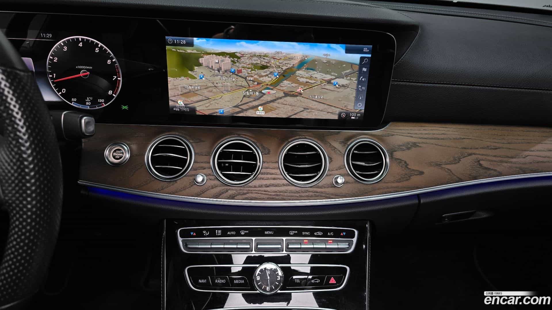 E-Class Mercedes-Benz 2018.5-OPTION-019