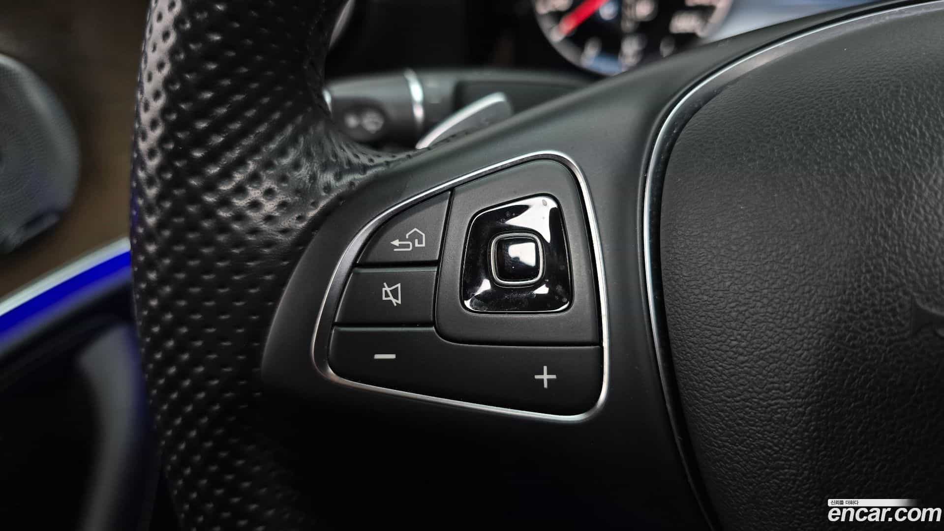 E-Class Mercedes-Benz 2018.5-OPTION-021