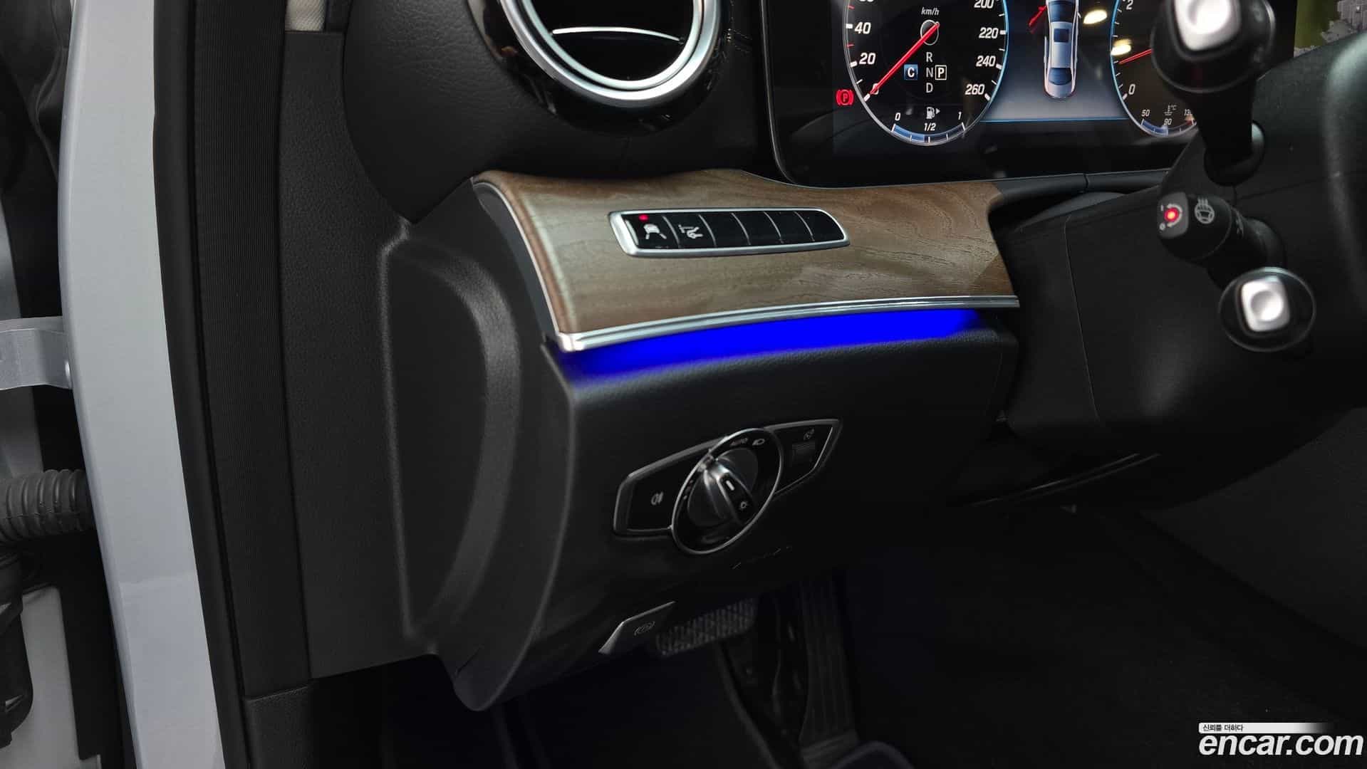E-Class Mercedes-Benz 2018.5-OPTION-023