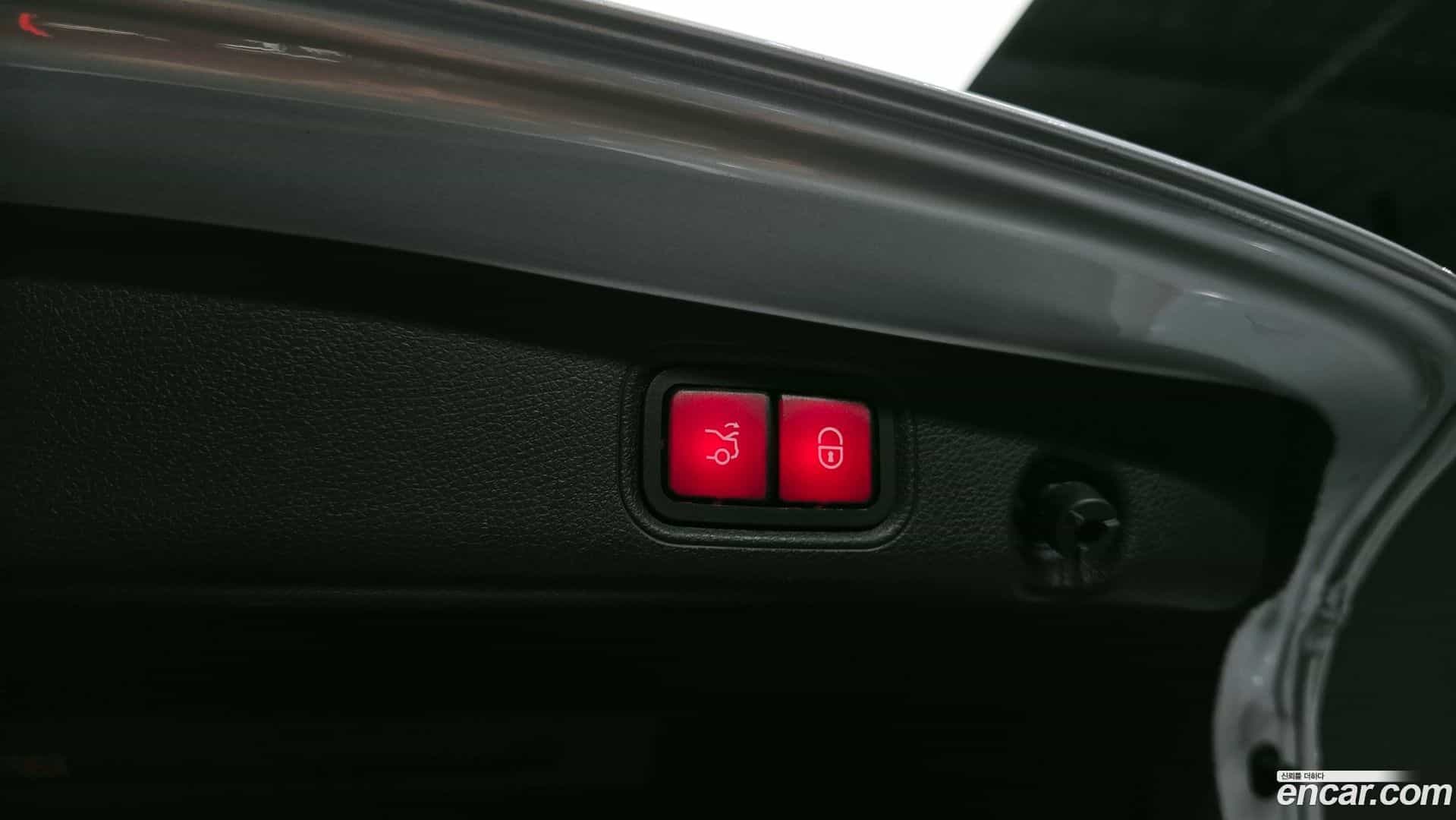 E-Class Mercedes-Benz 2018.5-OPTION-044