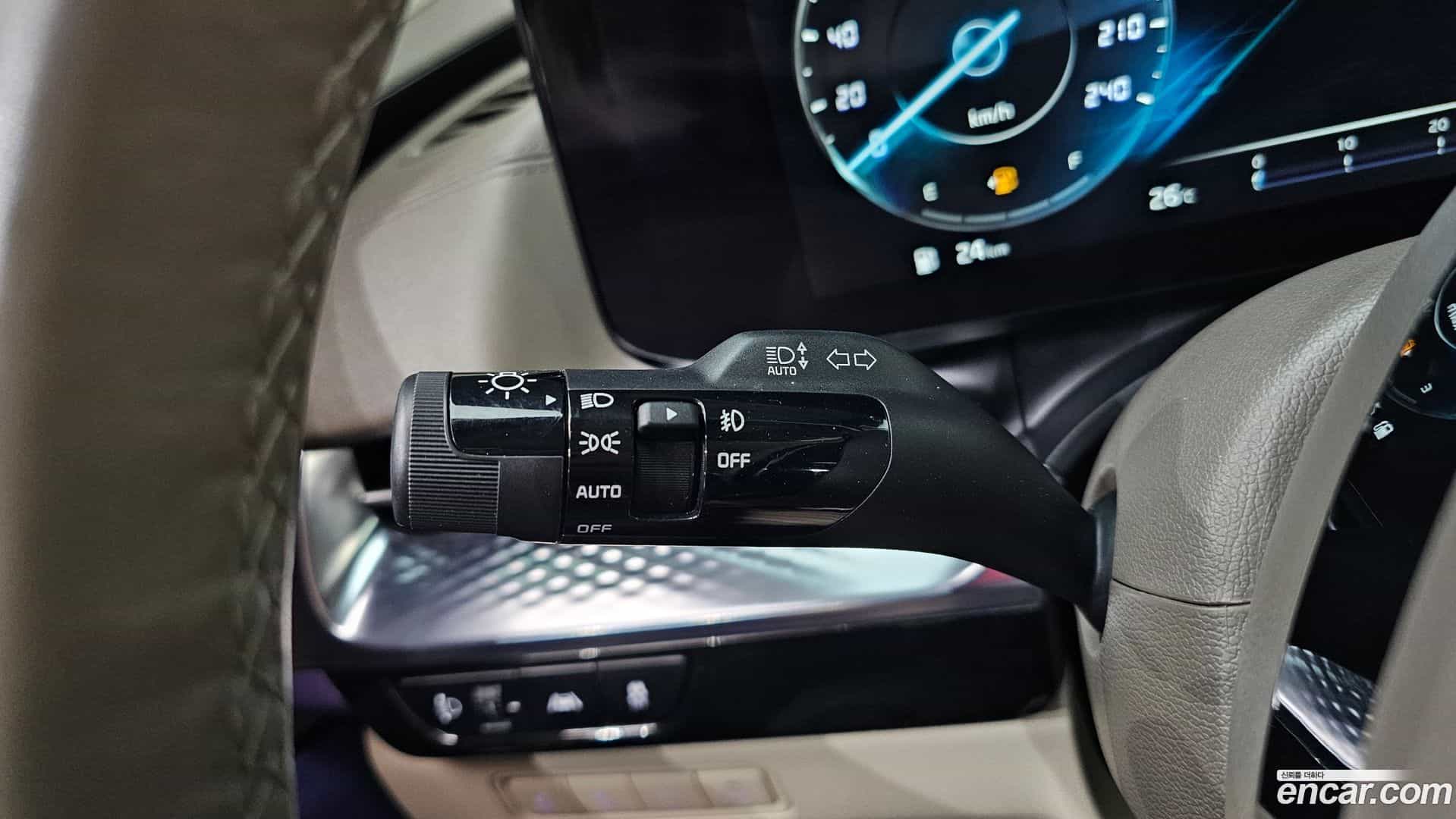 Canival Kia 2023.1-OPTION-044