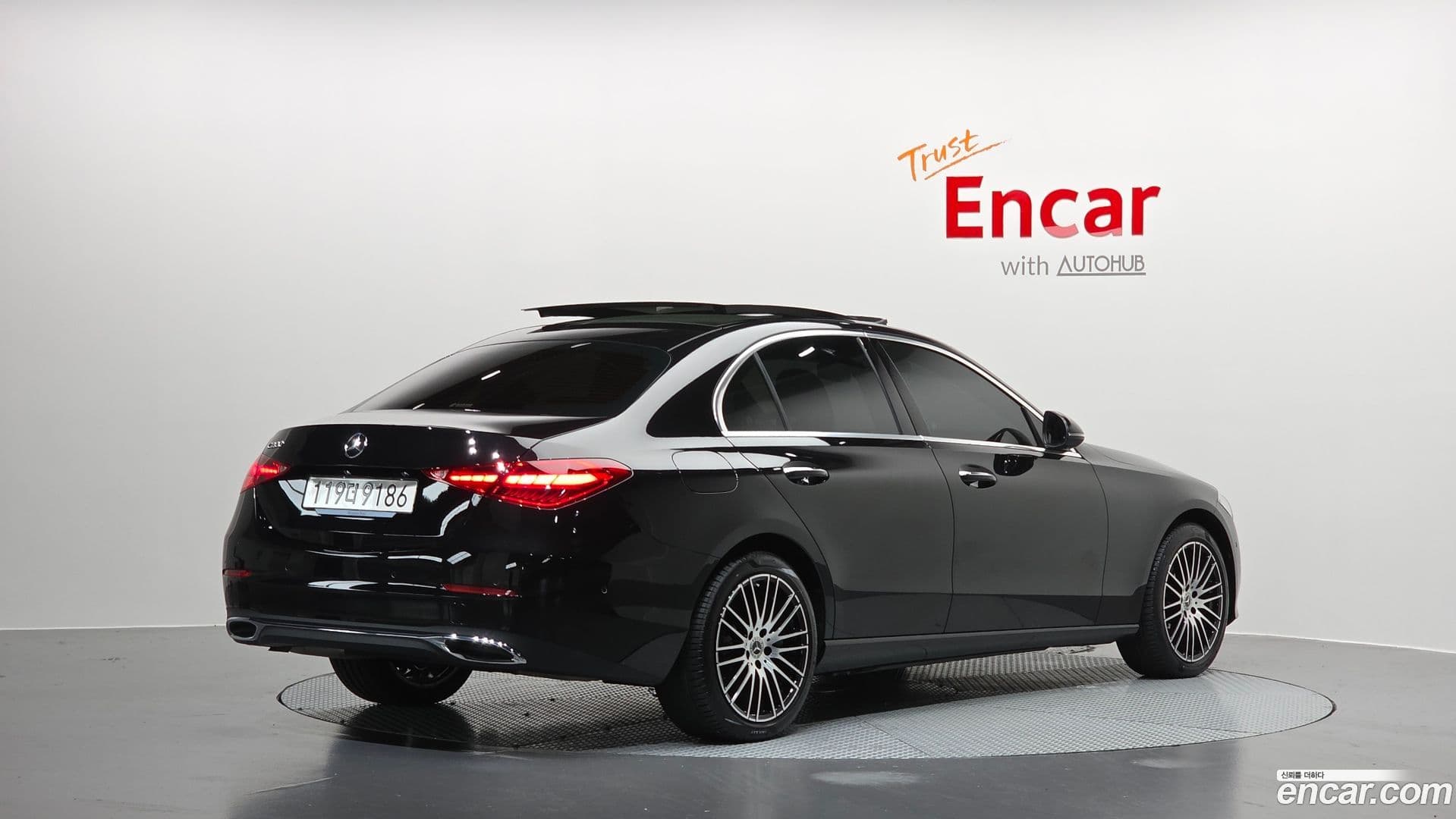Main__Slider__Photo:C-Class Mercedes-Benz 2025.8-1