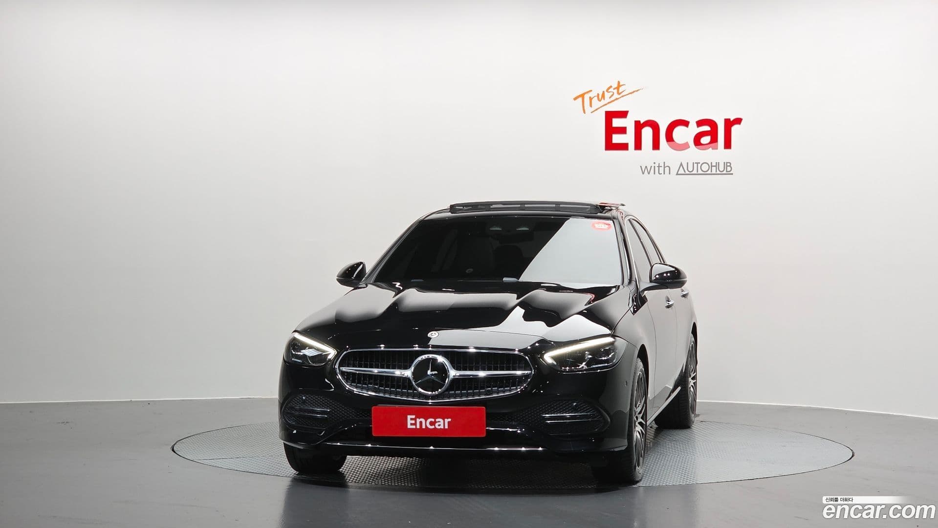 Main__Slider__Photo:C-Class Mercedes-Benz 2025.8-2