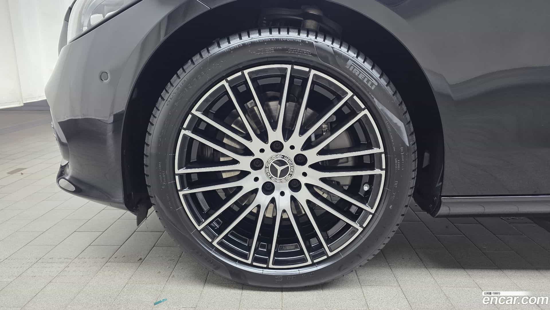 C-Class Mercedes-Benz 2025.8-OUTER-005